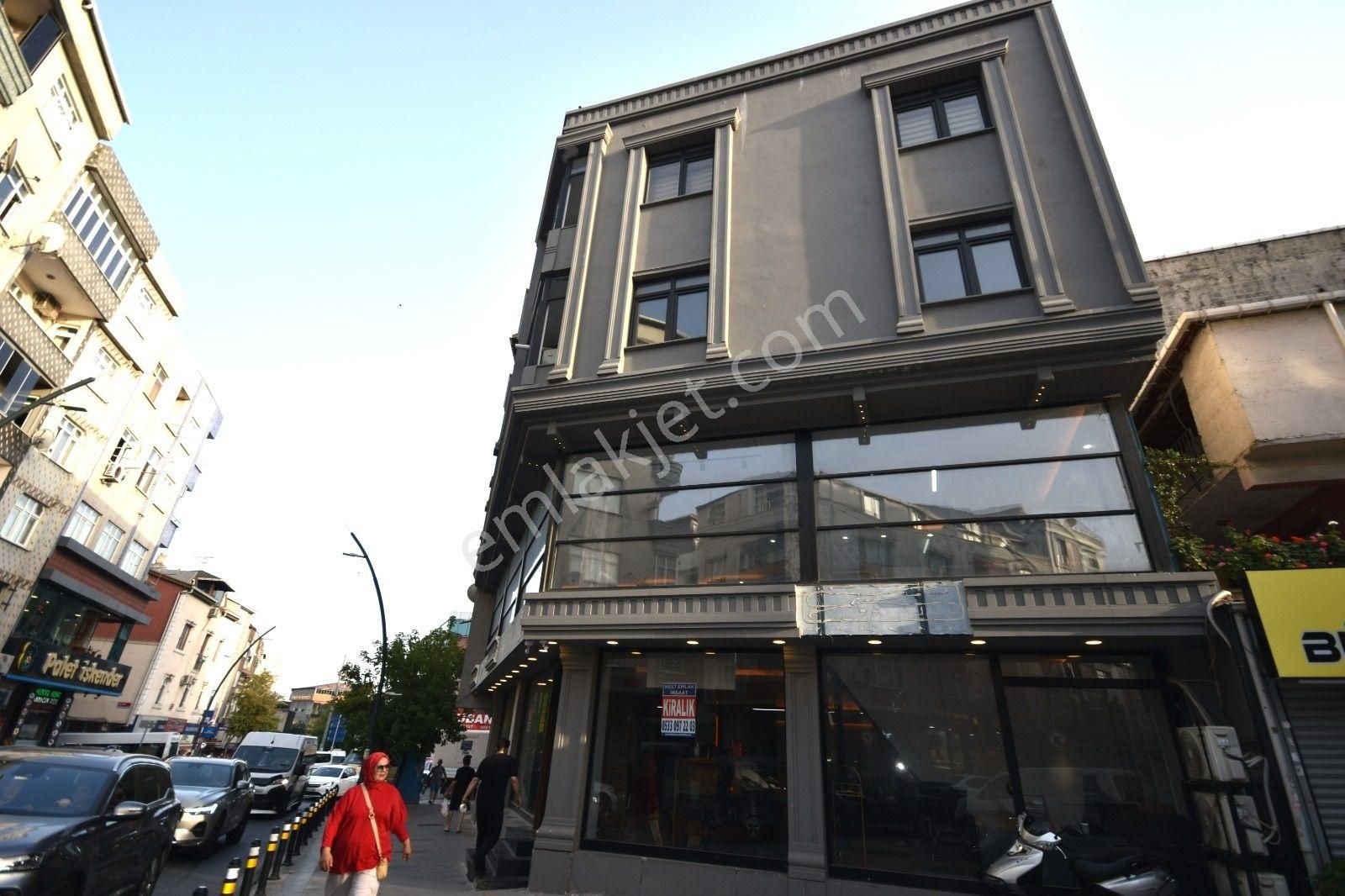 Seba'da Sefaköy Merkez'de Cadde Üzeri Kiralık 550m2 5 Katlı Bina - Görsel 4