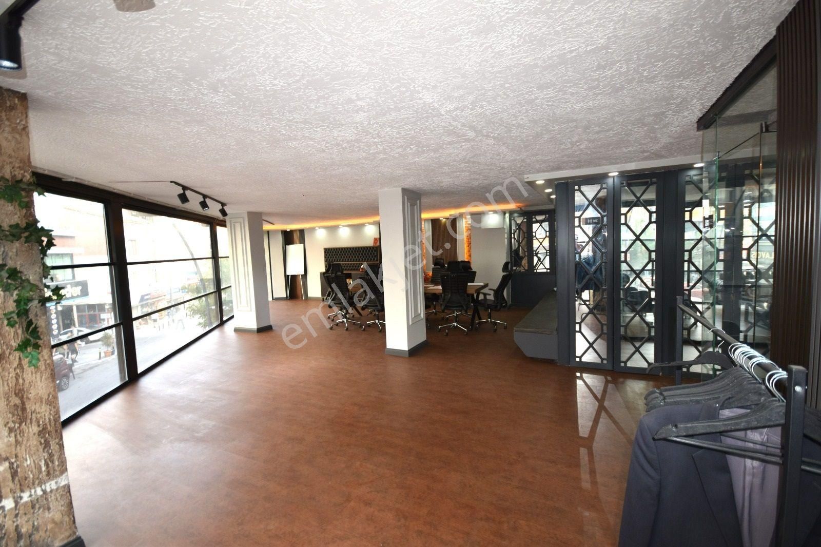 Seba'da Sefaköy Merkez'de Cadde Üzeri Kiralık 550m2 5 Katlı Bina - Görsel 16