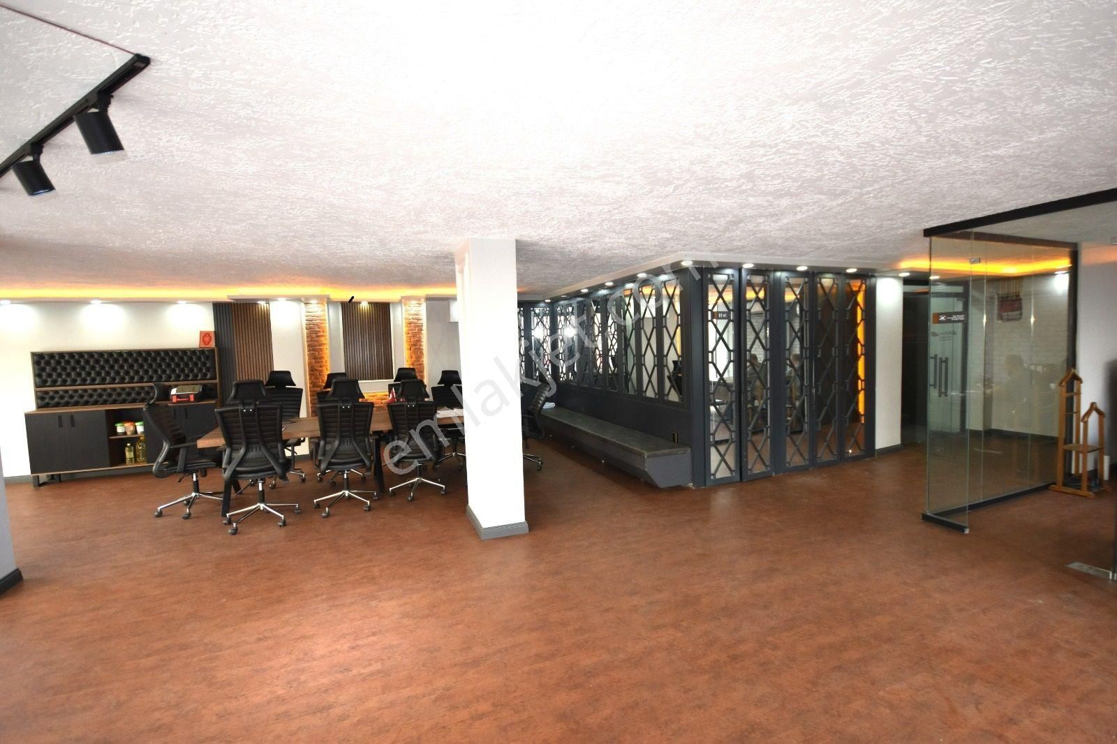 Seba'da Sefaköy Merkez'de Cadde Üzeri Kiralık 550m2 5 Katlı Bina - Görsel 15