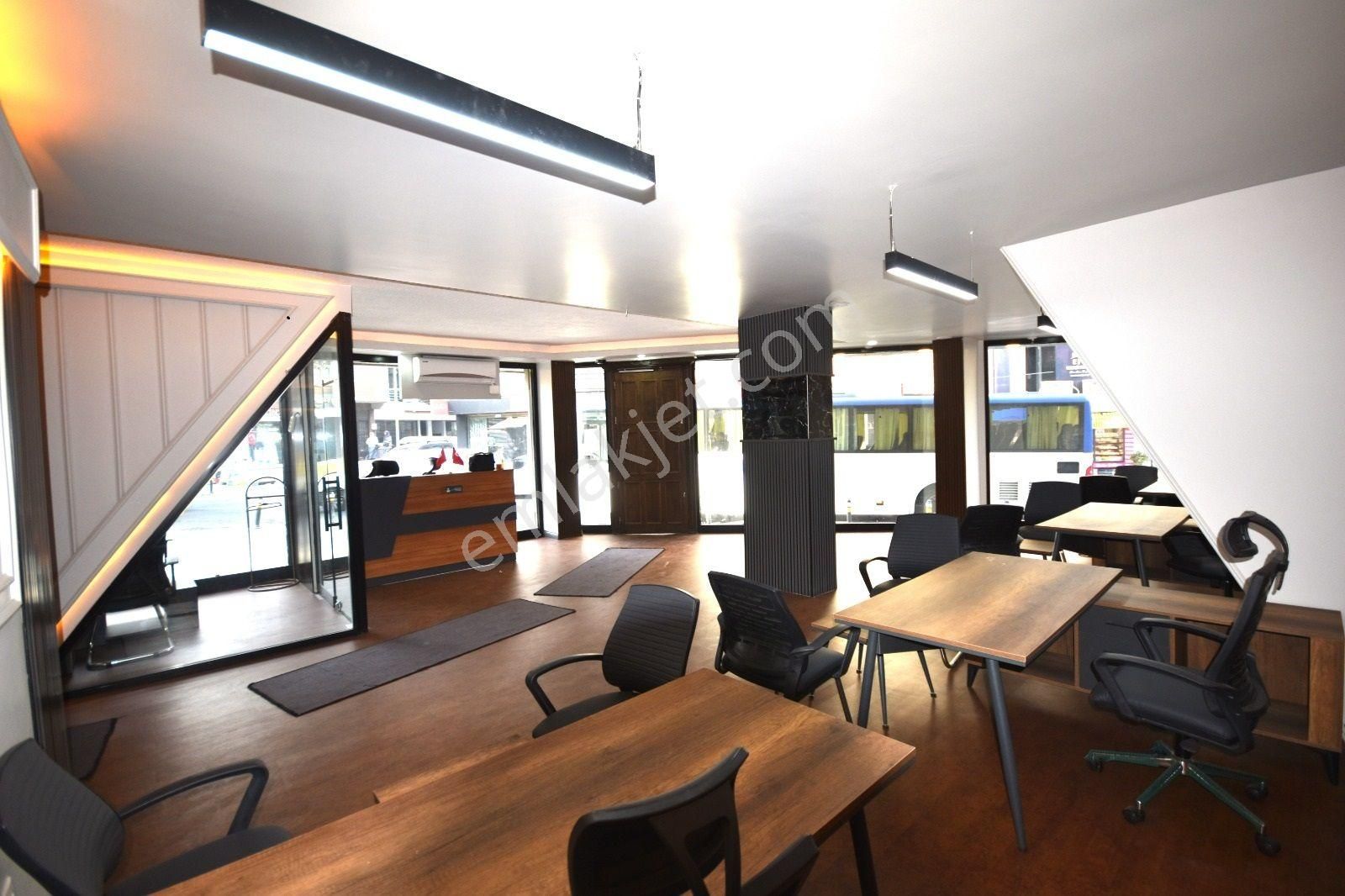 Seba'da Sefaköy Merkez'de Cadde Üzeri Kiralık 550m2 5 Katlı Bina - Görsel 13