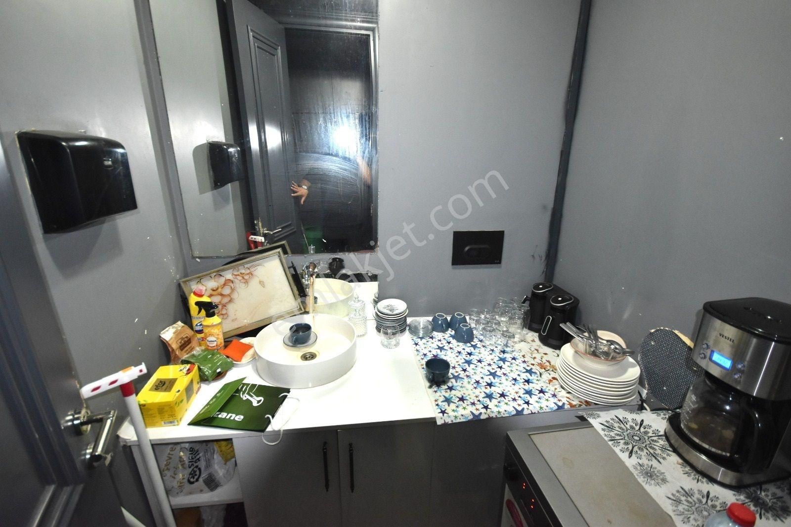 Seba'da Sefaköy Merkez'de Cadde Üzeri Kiralık 550m2 5 Katlı Bina - Görsel 33