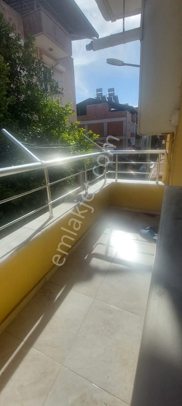 Göçmen Gayrimenkul'den Turan Mah.3+1 Doğalgazlı Arakat Kiralık