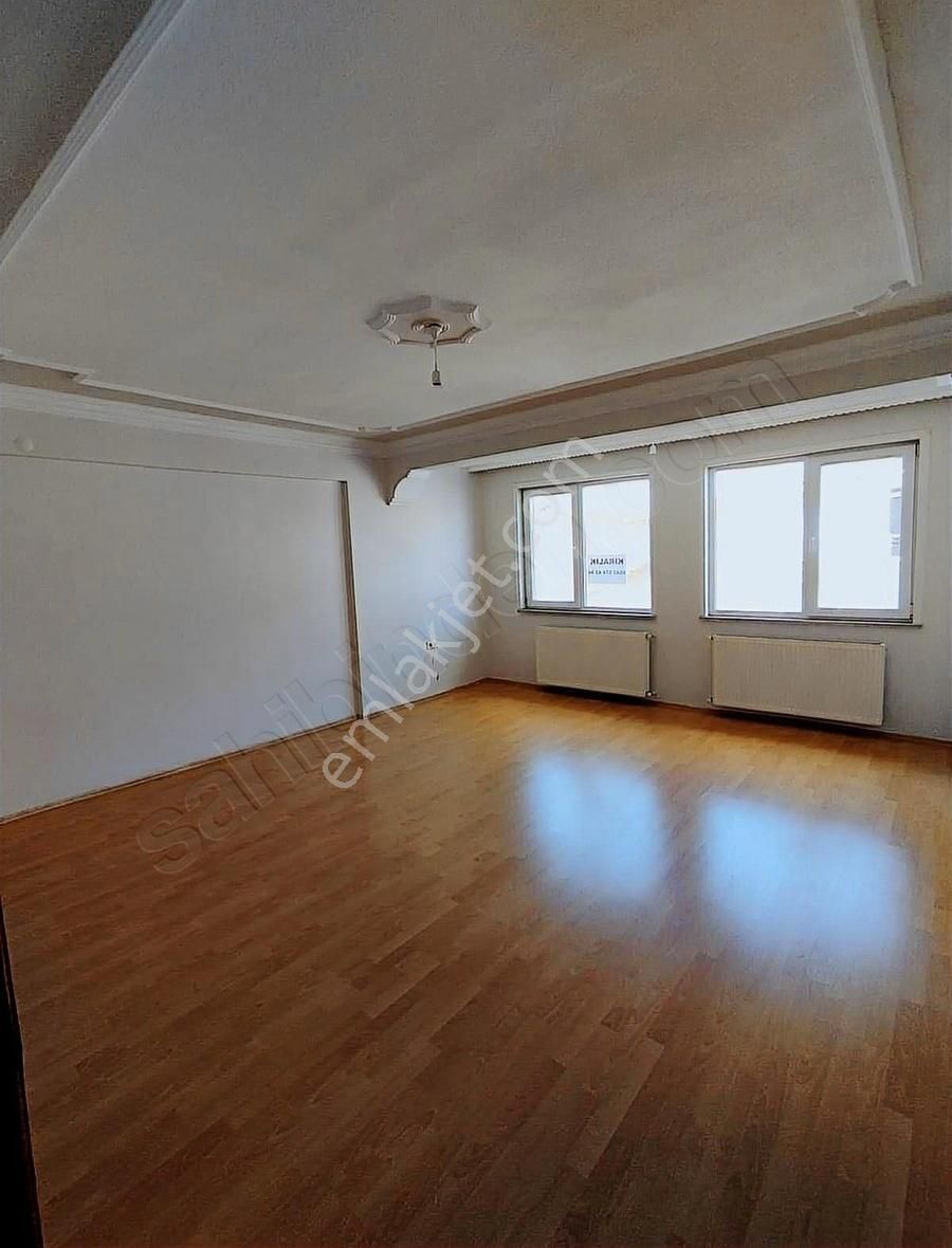 **yıldız Mahallesi Cadde Üzeri Minibüs Güzergahında Kiralık 3+1*