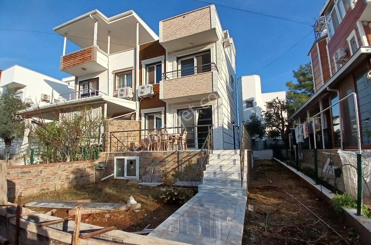 Remax Cool'dan Deniz Ve Doğa Manzaralı 3+1 Eşyalı Villa