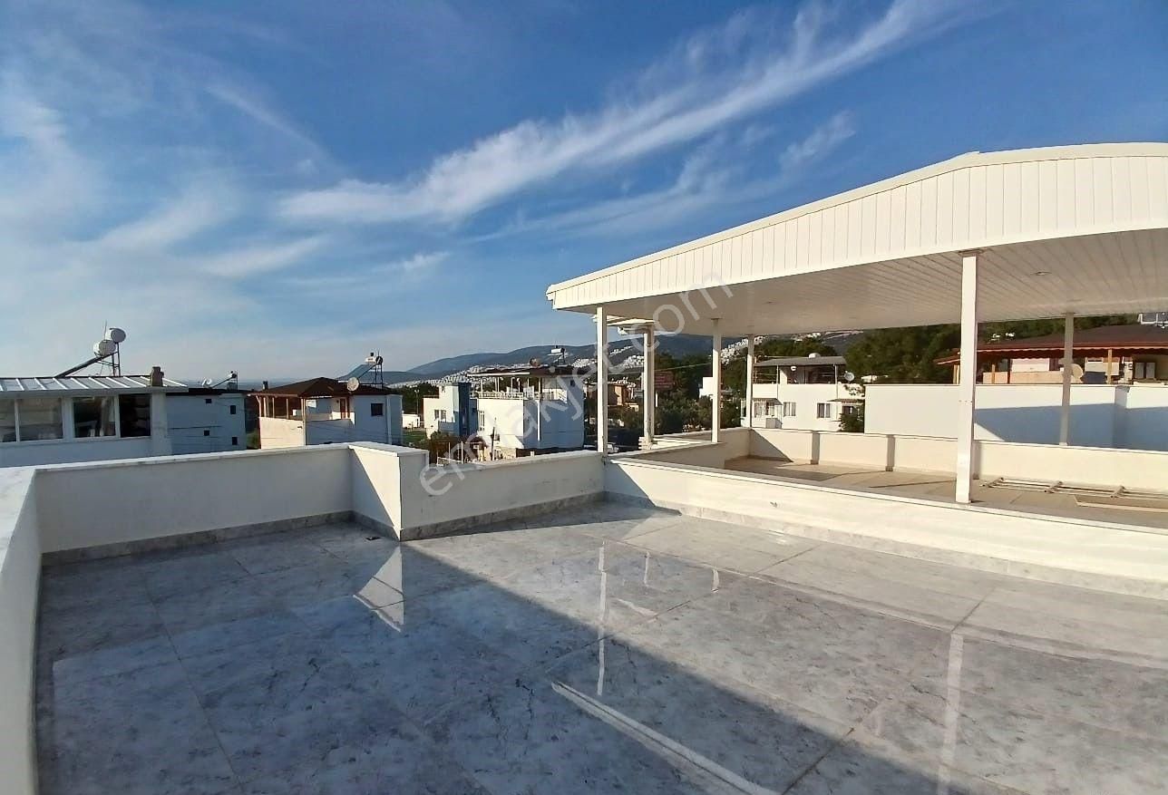 Remax Cool'dan Deniz Ve Doğa Manzaralı 3+1 Eşyalı Villa - Görsel 29