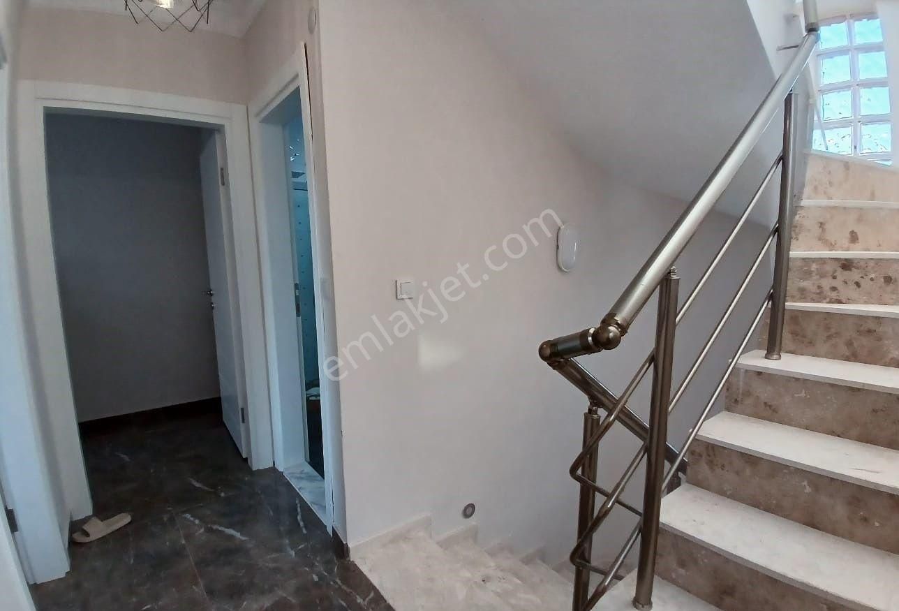 Remax Cool'dan Deniz Ve Doğa Manzaralı 3+1 Eşyalı Villa - Görsel 28
