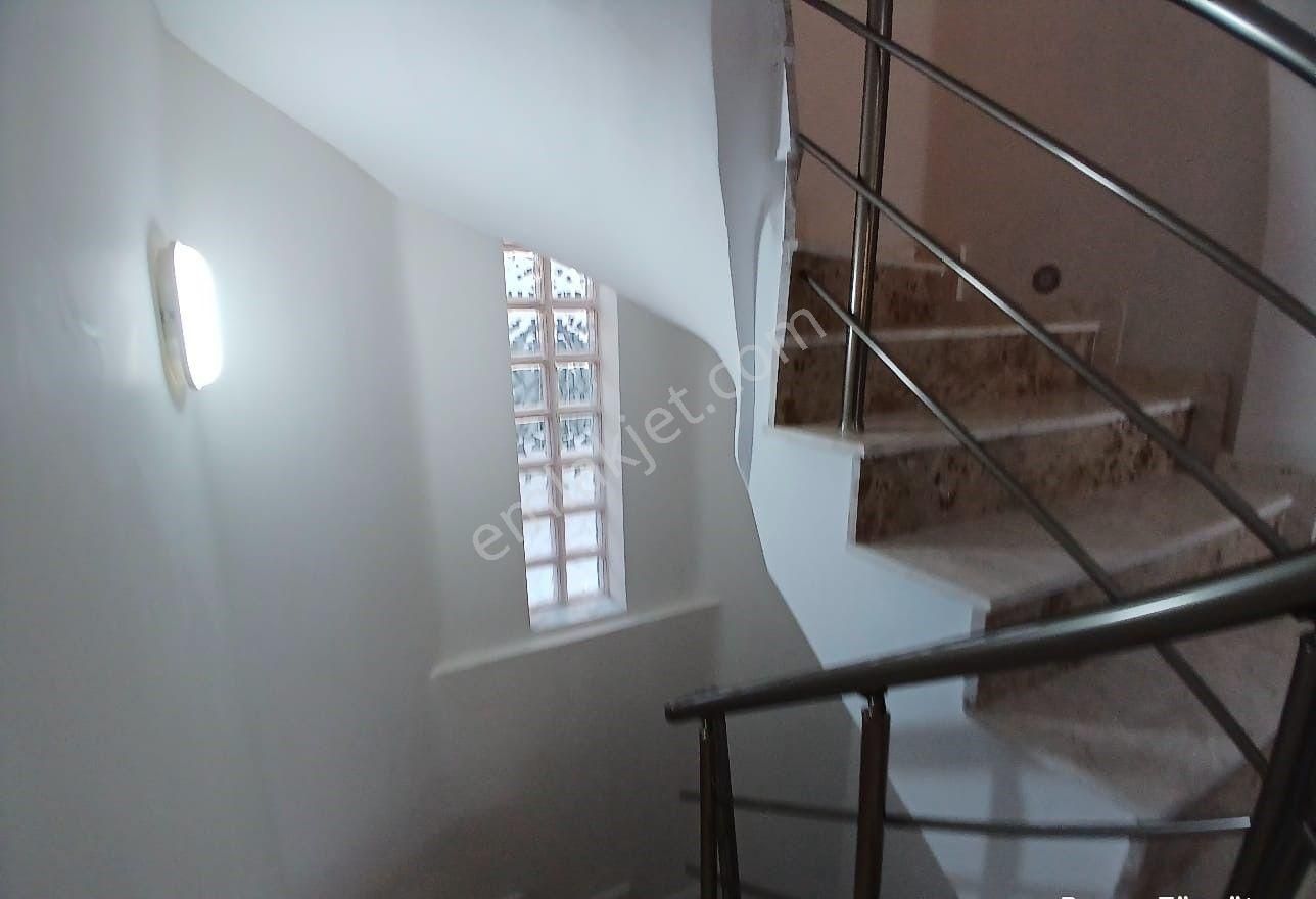 Remax Cool'dan Deniz Ve Doğa Manzaralı 3+1 Eşyalı Villa - Görsel 13