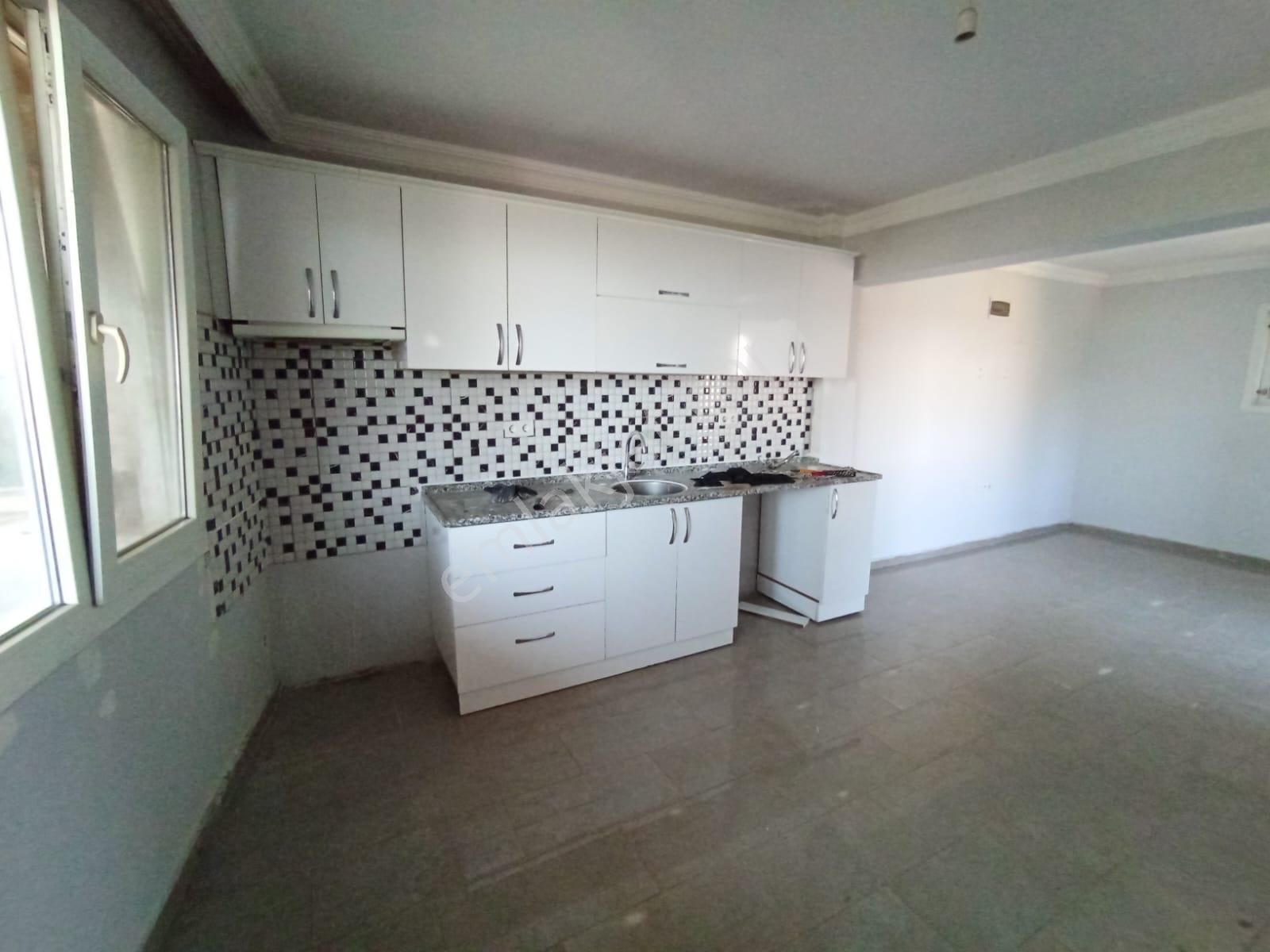 Karabağlar Limontepe Salih Omurtak Mah. 2+1 95 M2 Emekli Bay Bayana Uygundur