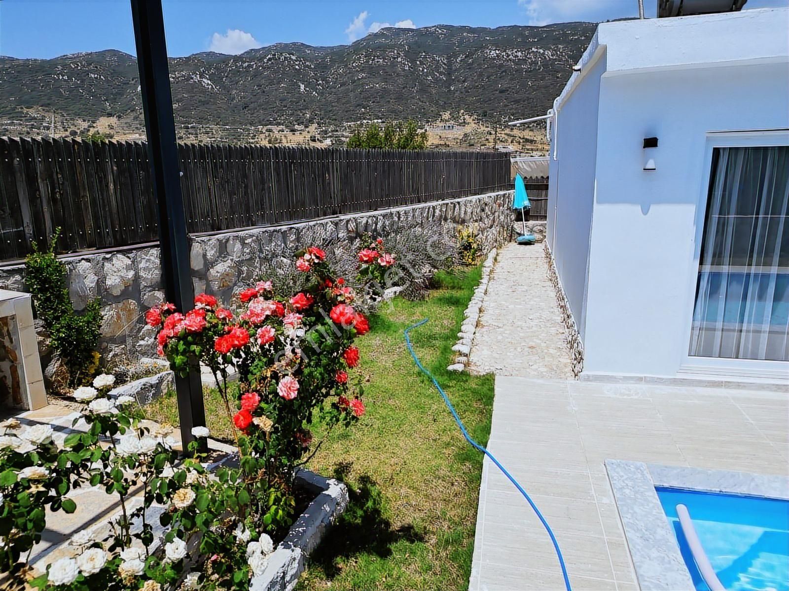 Cbgiz'den Kaş/sarıbelen Mahallesinde Satılık 1+1 Villa Ve Arsası