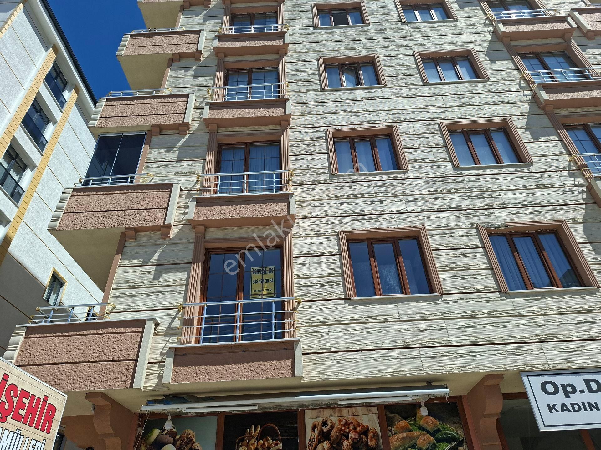 Kafkars Emlaktan Yenişehir Mahallesinde Arakat Kiralık 3+1