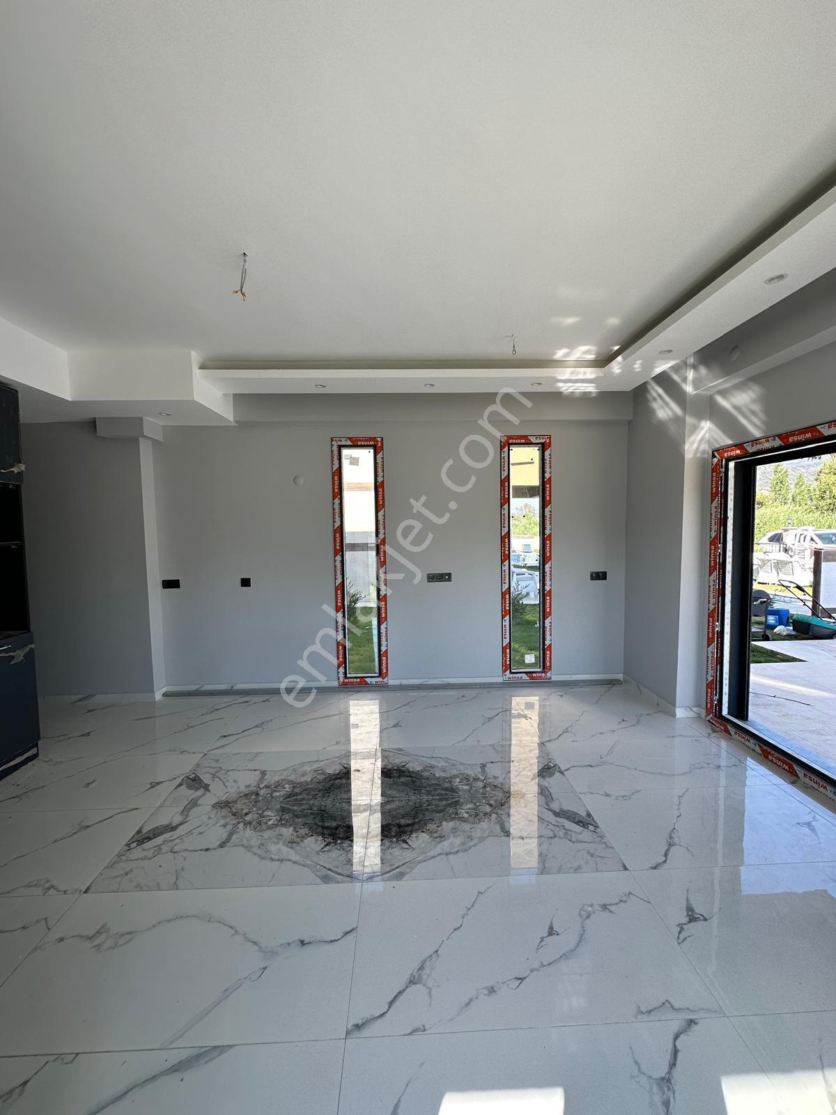 Güzelçamlı'da Denize 400 Metre Mesafe'de Özel Havuzlu 4+1 Satılık Villa - Görsel 9