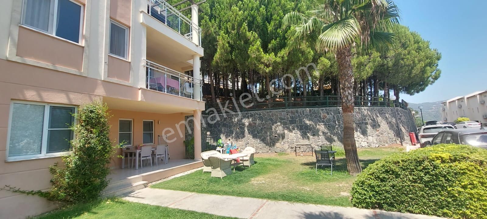 Kuşadası Golf & Spa Resort Köşe Bahçe Katı Eşyalı Satılık 2+1 - Görsel 2