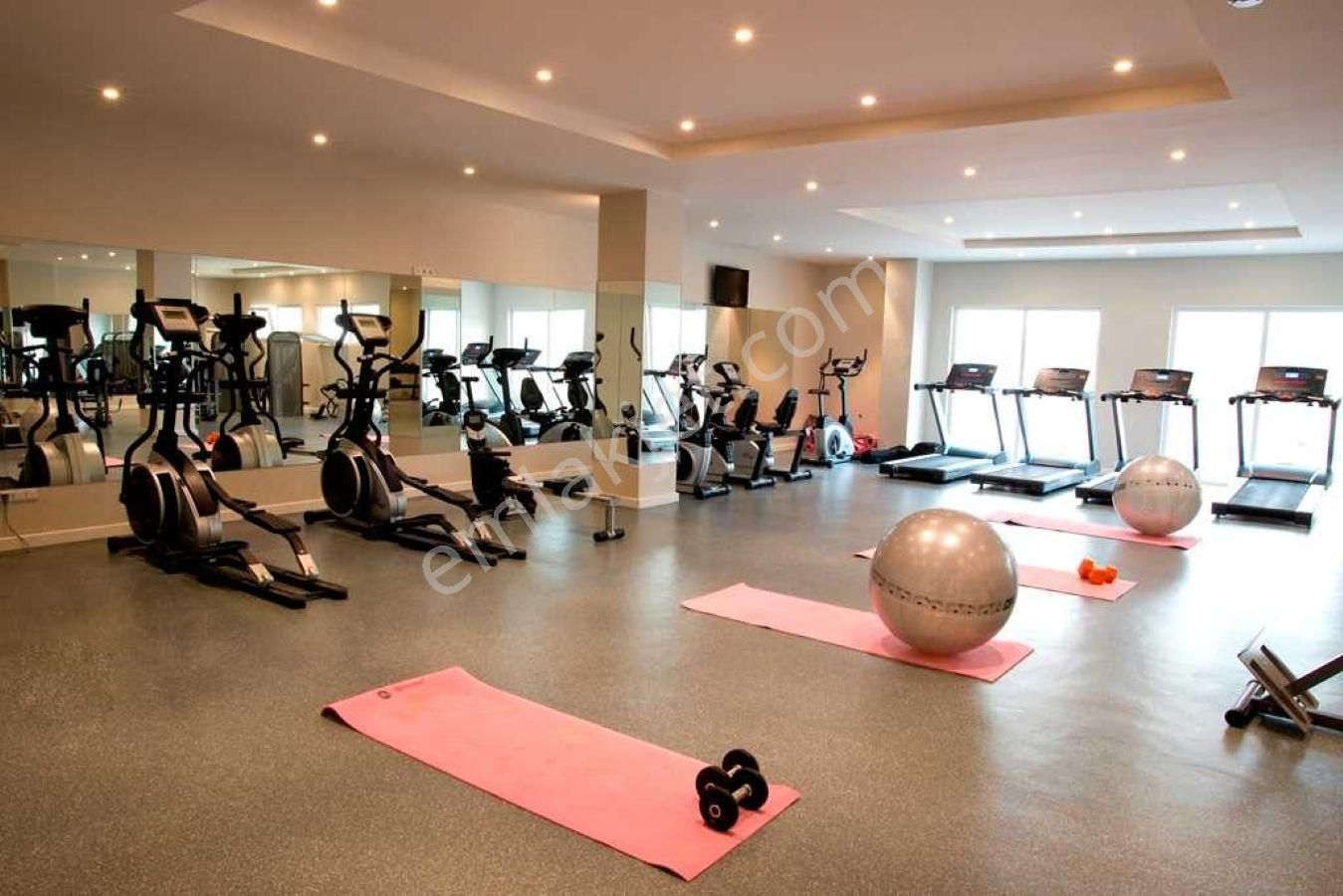 Kuşadası Golf & Spa Resort Köşe Bahçe Katı Eşyalı Satılık 2+1 - Görsel 27