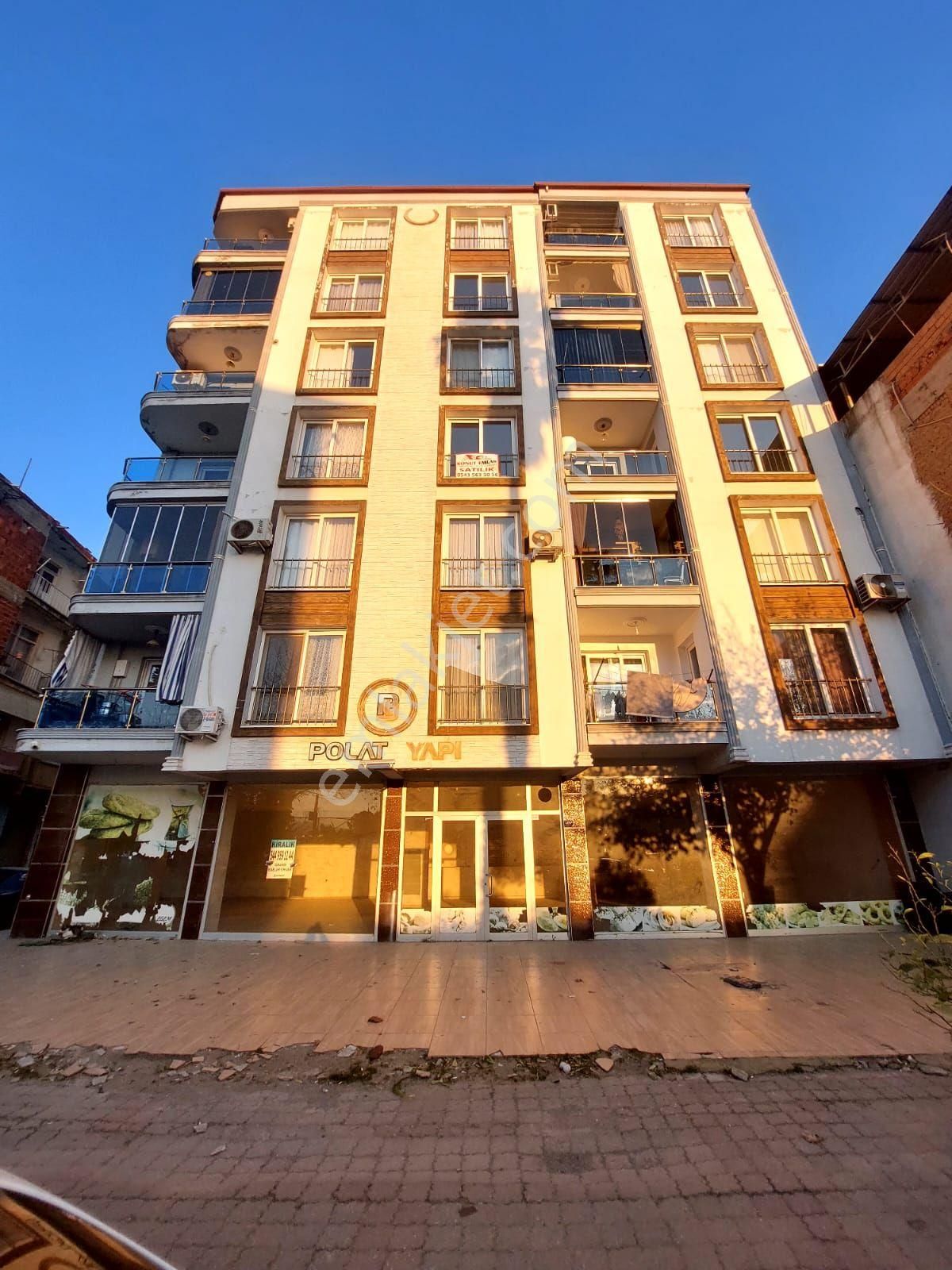 Konut Emlaktan Cadde Üzerinde Kıralık 2+1 Daire