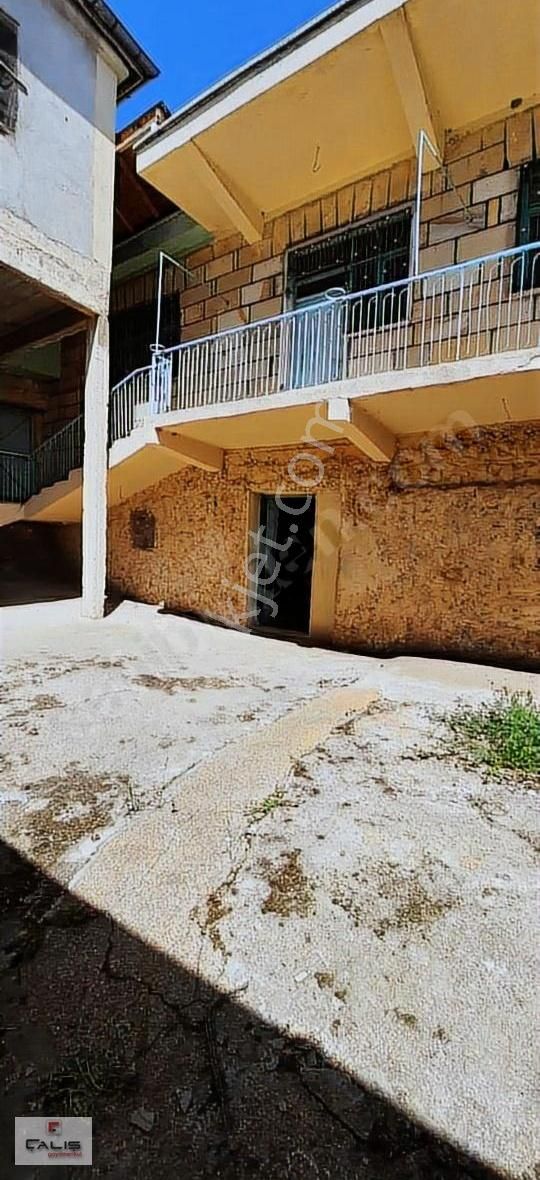 Mahzemin De 2 Adet 2 Katlı Müstakil Ev 329m2 - Görsel 14