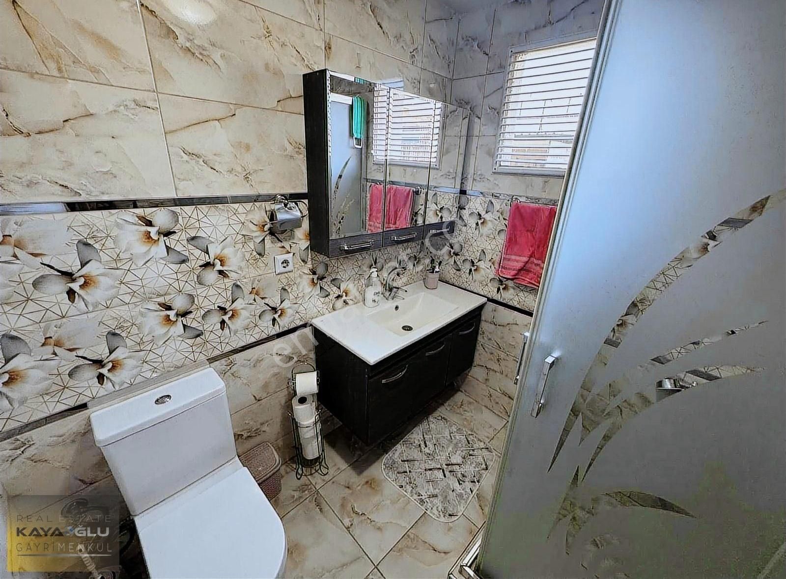 Karşıyaka Çarşı İçinde Tadilatlı 3+1 Daire - Görsel 24