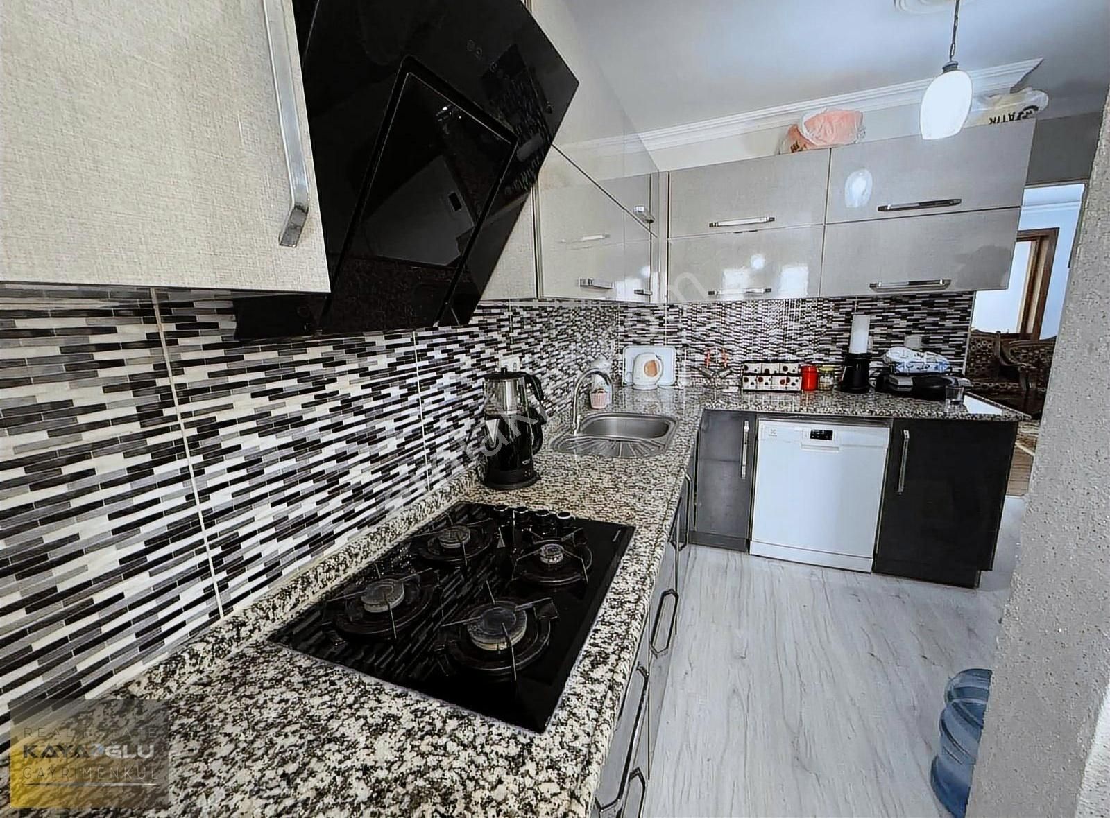 Karşıyaka Çarşı İçinde Tadilatlı 3+1 Daire - Görsel 25