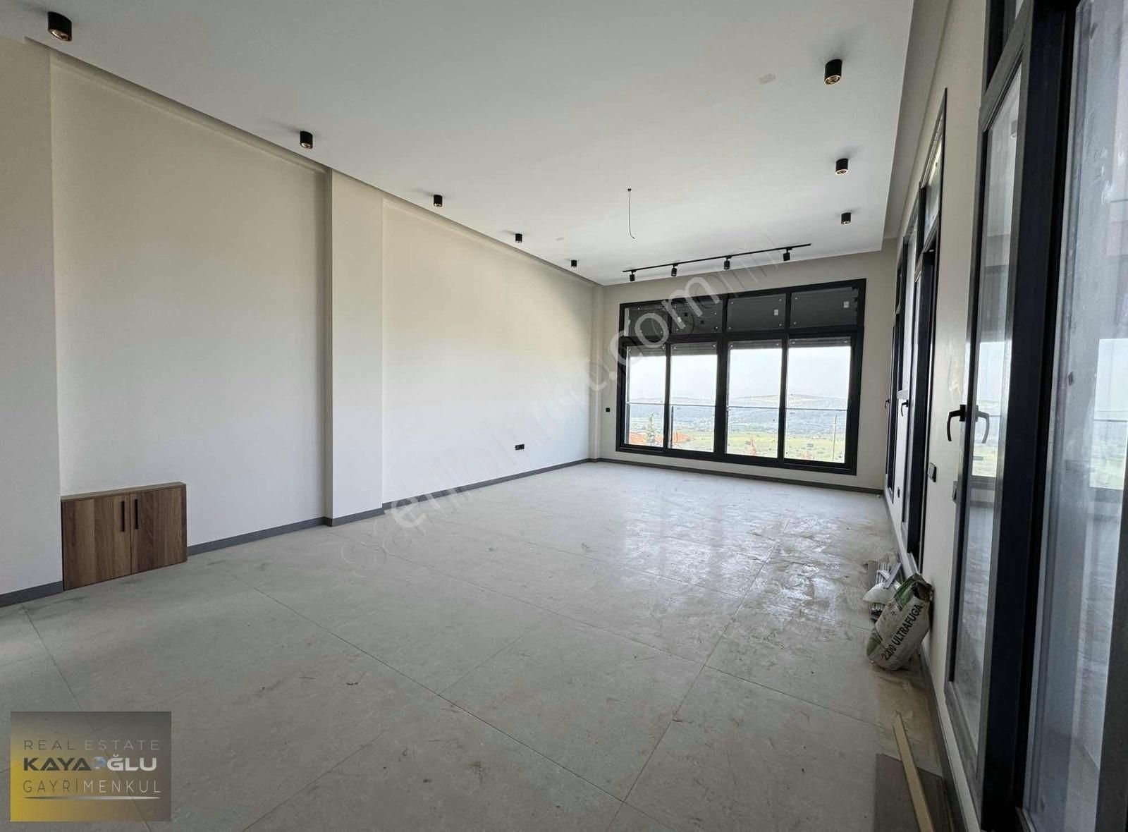 Kayaoğlun'dan Foçaköyde Emsalsiz Modern Havuzlu 4+1 Lüx Villa - Görsel 2