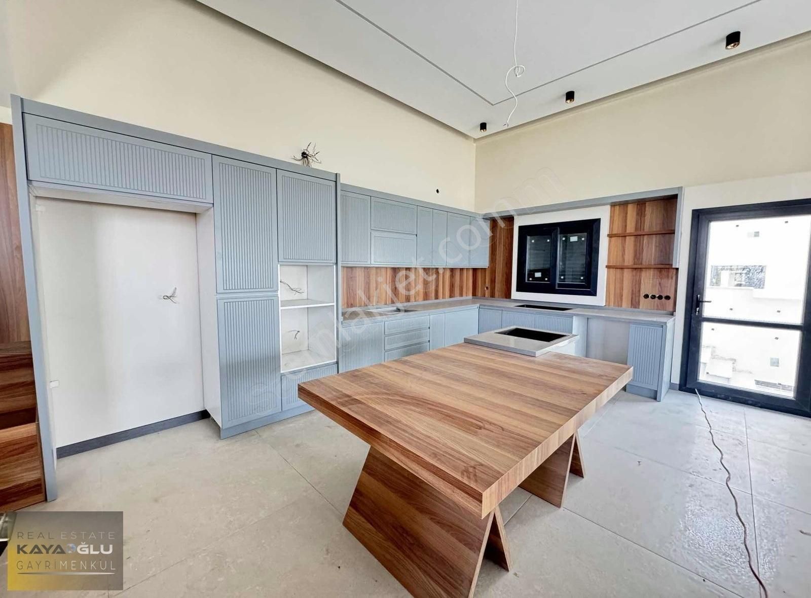 Kayaoğlun'dan Foçaköyde Emsalsiz Modern Havuzlu 4+1 Lüx Villa - Görsel 11