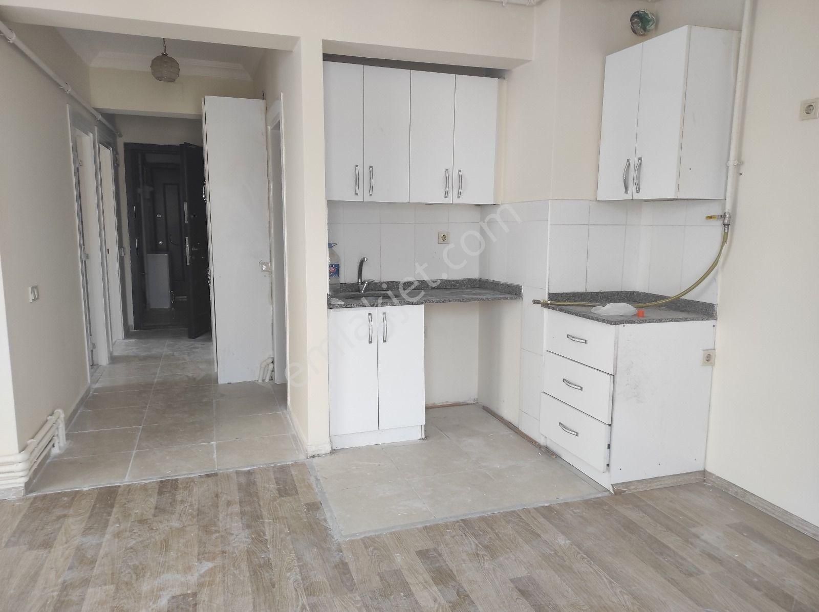 Kiralık Abdülhamit Han'da Bakımlı 2+1 Daire Toprak Emlak'tan