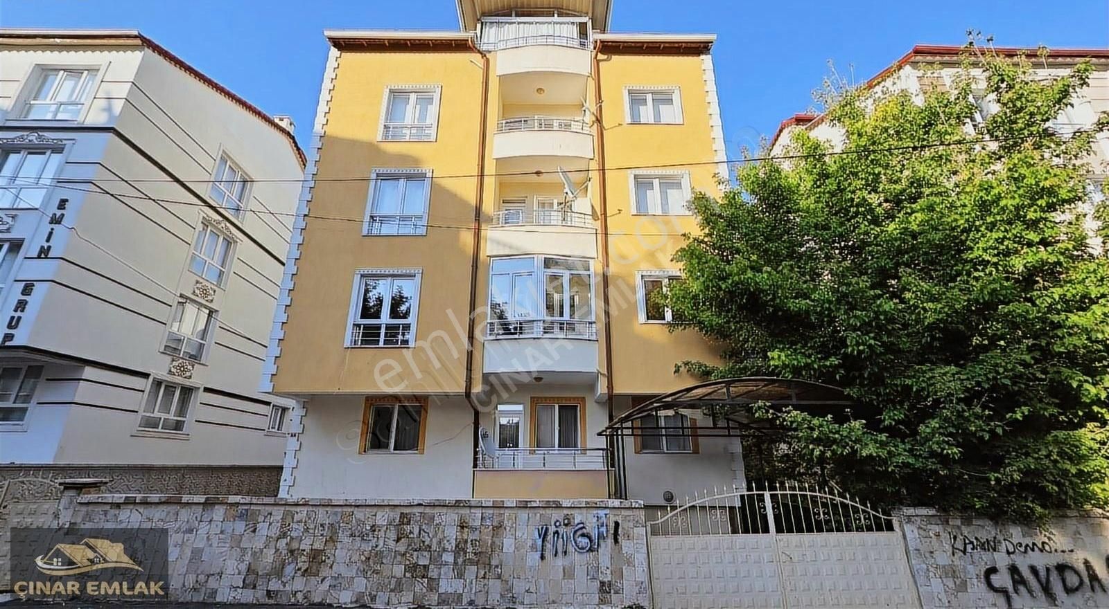 Çınar Emlak'tan Selçukluda Satılık Ara Kat Masrafsız 3+1 Daire