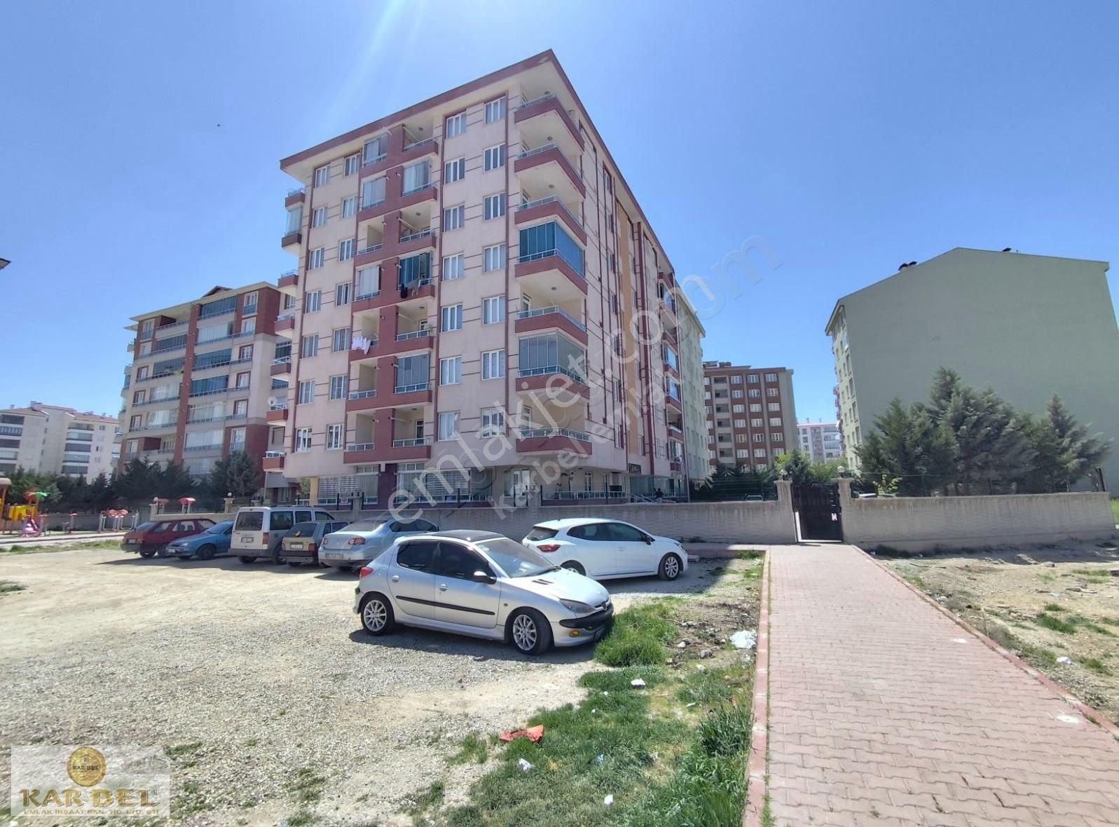 Karatay Fetih Caddesi Yakını Satılık 3+1 Arakat Site İçi Daire