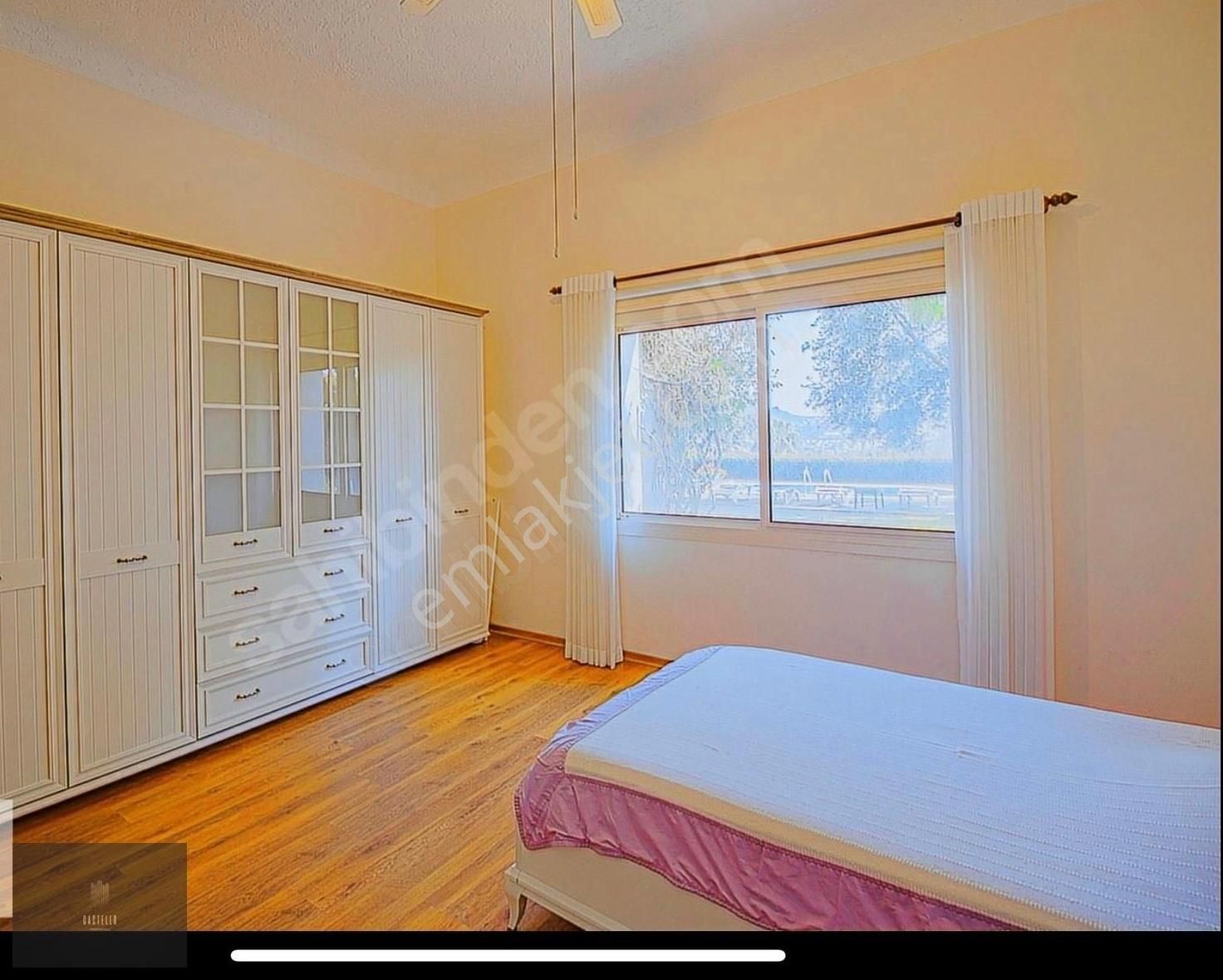 Site İçinde Muhteşem Deniz Manzaralı Satılık Villa - Görsel 12