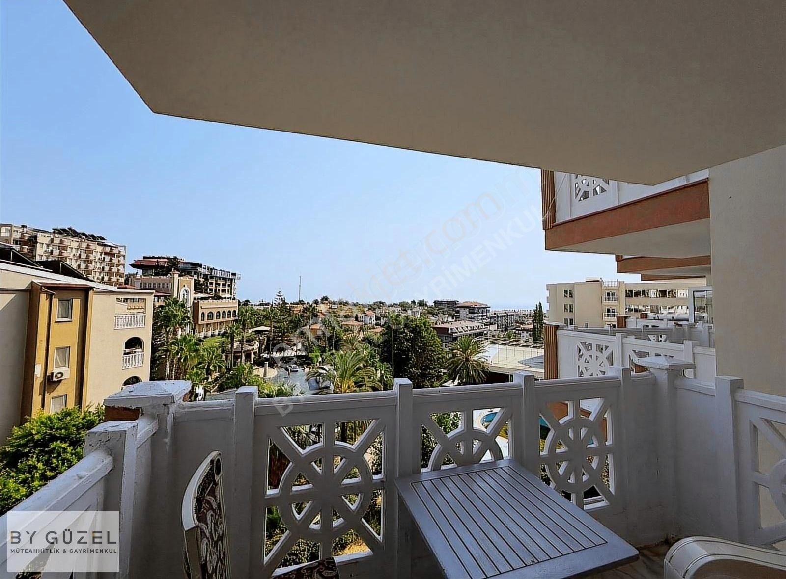 Kestel - Üniversite Yolunda Deniz Manzaralı 1+1 Eşyalı Daire