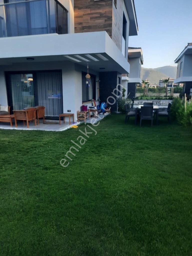 Davutlar'da Denize 650 Metre Mesafede 3+1 Eşyalı Satılık Villa - Görsel 17