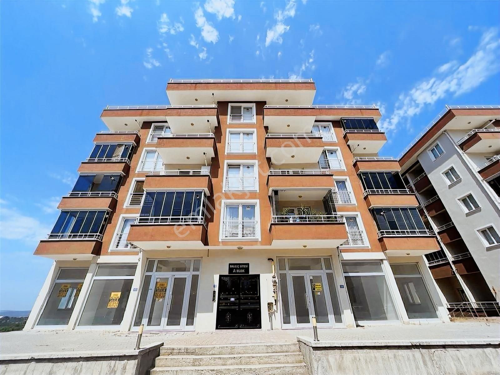 Dumlupınarda 75 M2 2+1 Çift Balkon Aile Apartmanı Satılık Daire! - Görsel 9