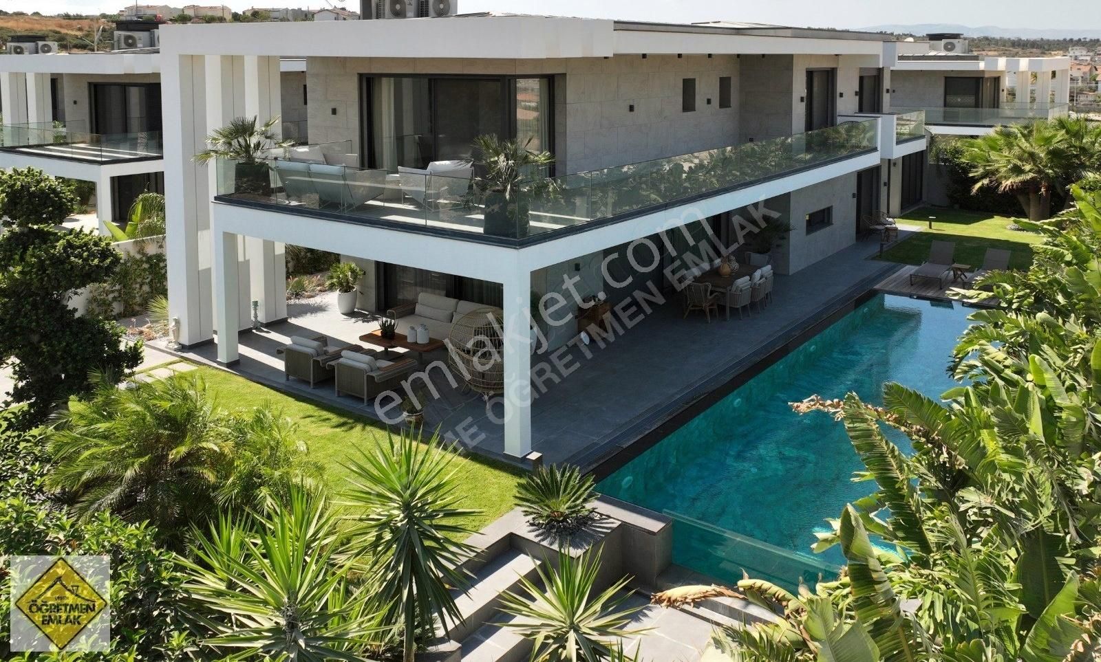 Çeşme Dalyan Da Plajlara Yürüme Mesafesinde Muhteşem Müstakil Ev