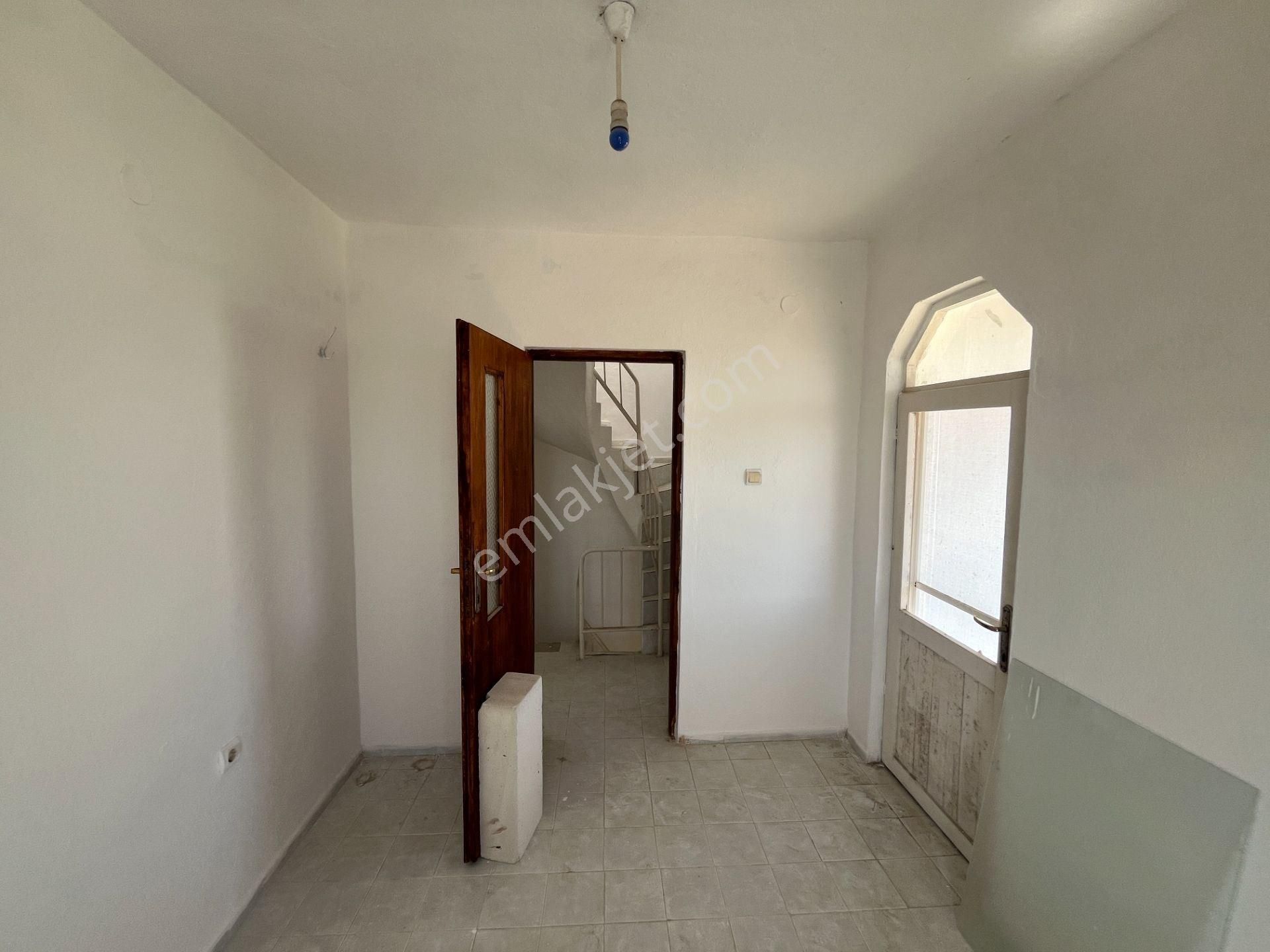 Boğaziçin'nde Göl Manzaralı Satılık Müstakil Dubleks Villa - Görsel 12