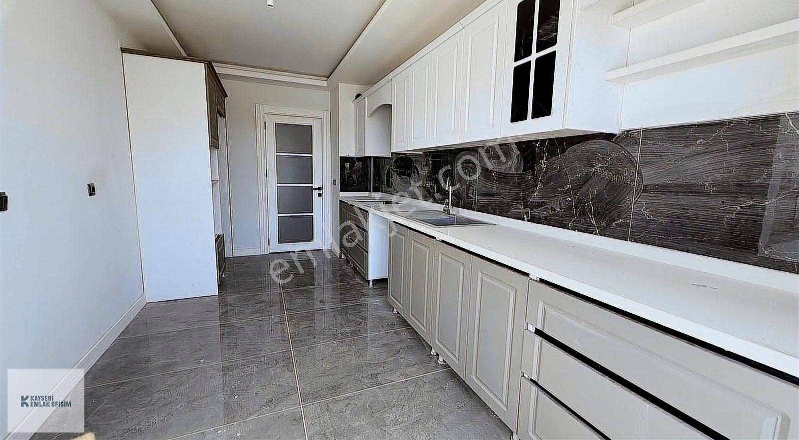 Emlak Ofisimden Erkilet Bulvarı Üzerinde 3+1 Satılık Daire - Görsel 4