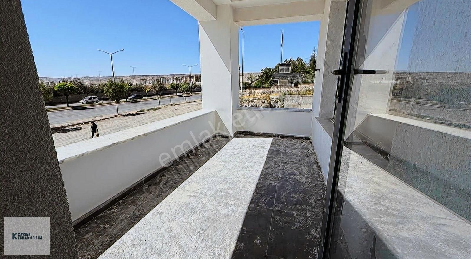 Emlak Ofisimden Erkilet Bulvarı Üzerinde 3+1 Satılık Daire - Görsel 2