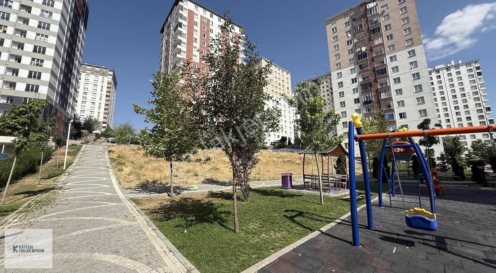 Emlak Ofisimden Talas Mevlana Mah.3+1 Satılık Daire
