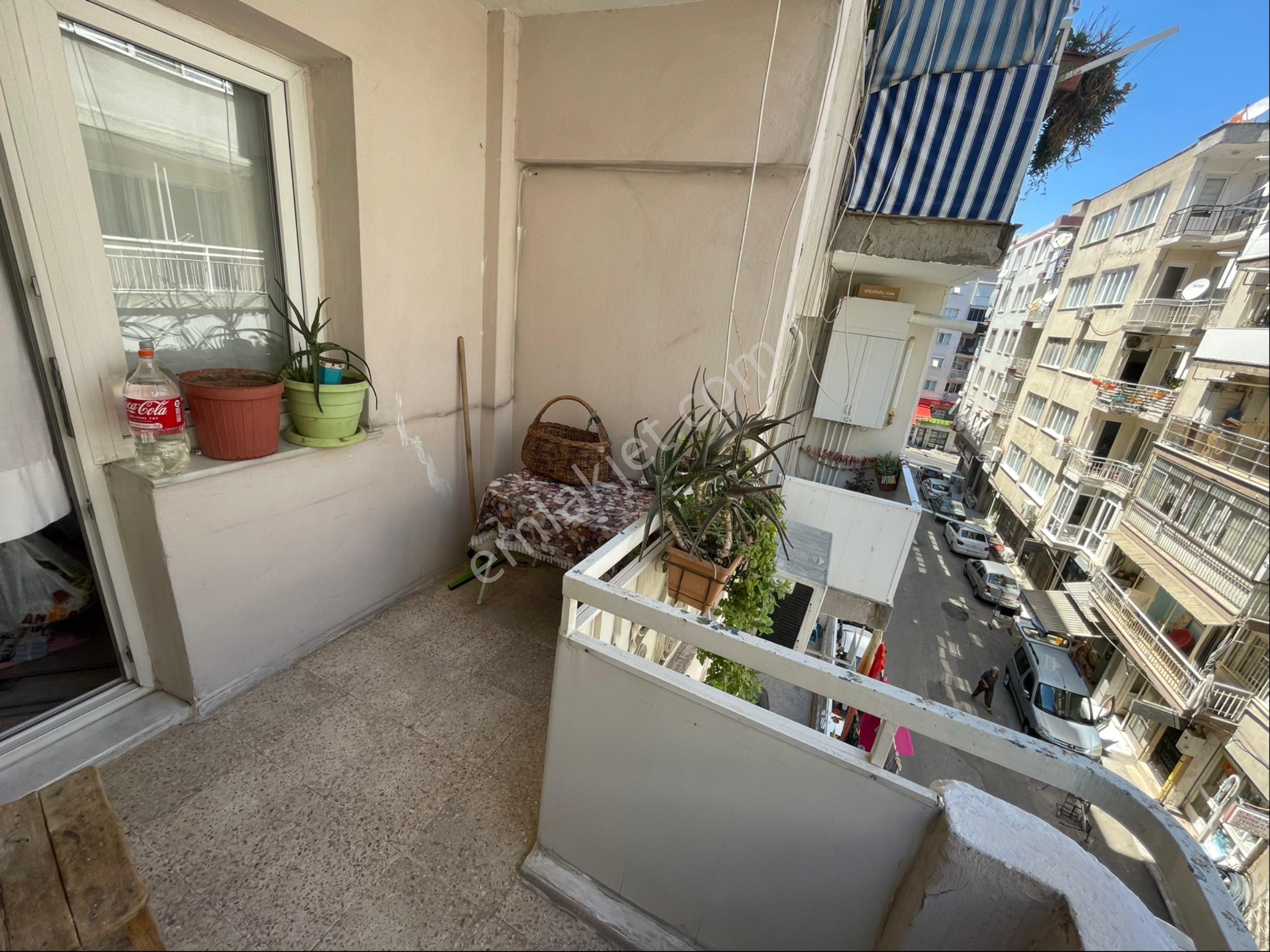 İzmir Yeşilyurt'ta 3+1 Asansörlü Otoparklı D.gazlı Satılık Daire - Görsel 25