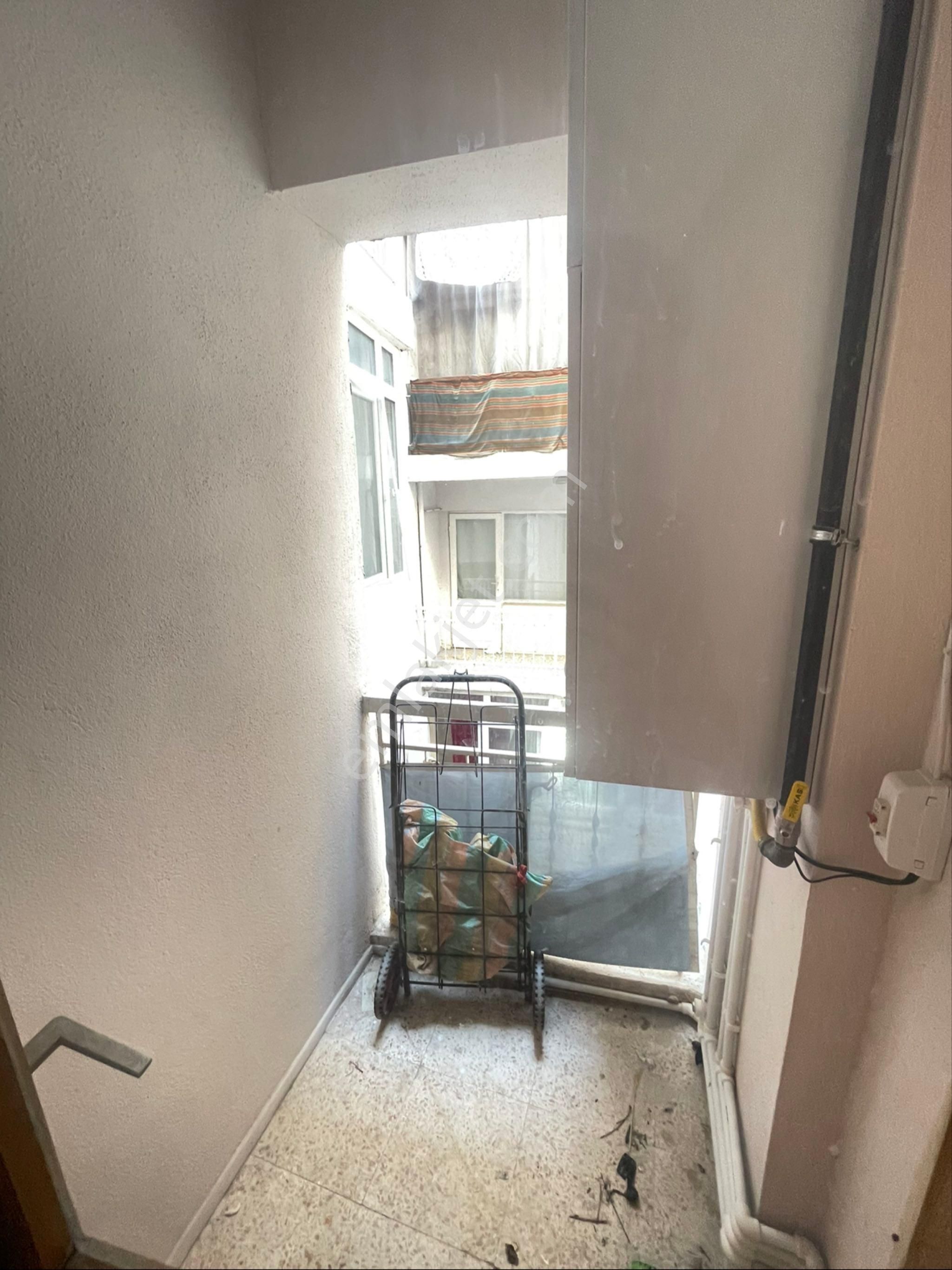 İzmir Yeşilyurt'ta 3+1 Asansörlü Otoparklı D.gazlı Satılık Daire - Görsel 8