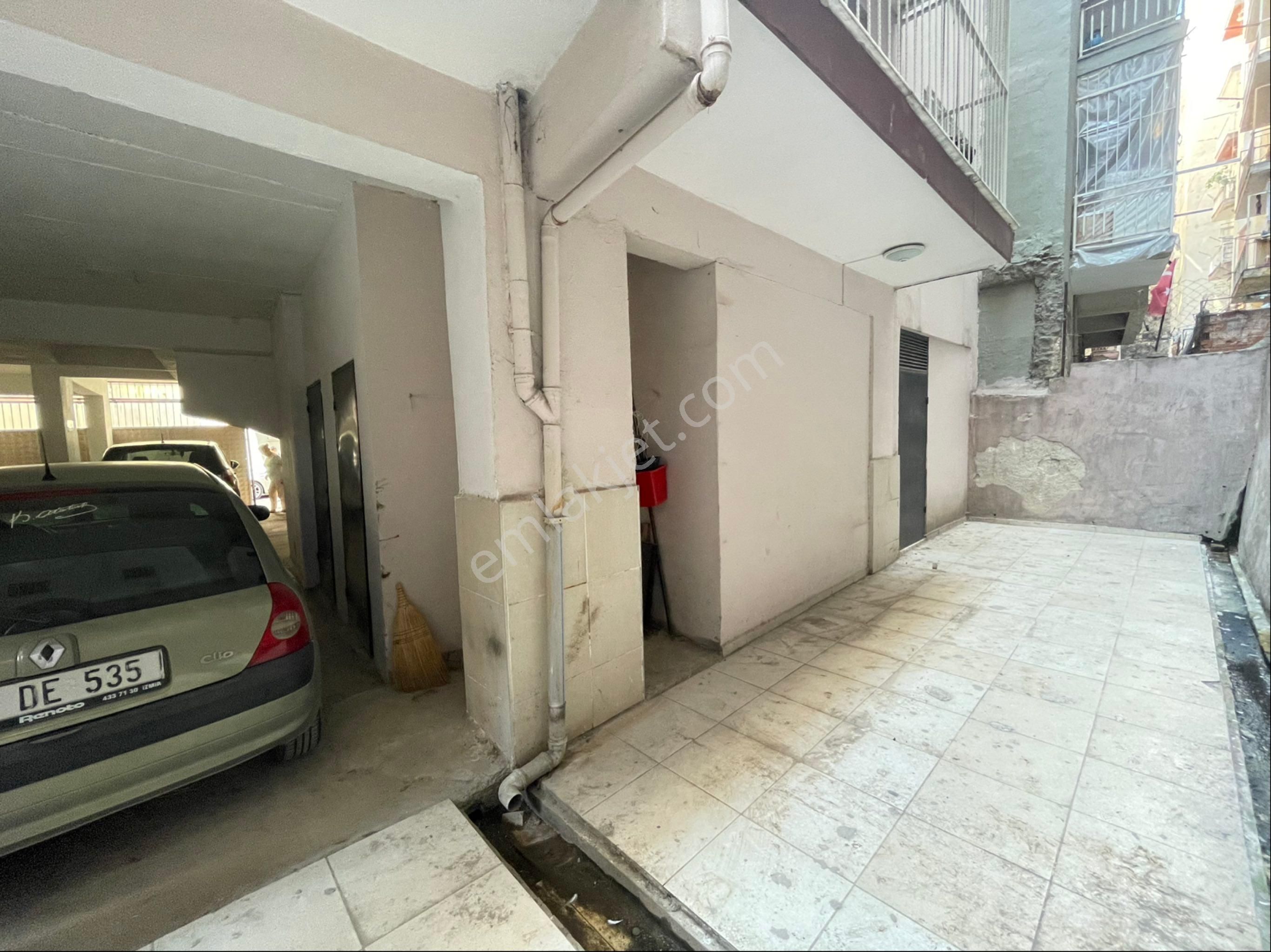 İzmir Yeşilyurt'ta 3+1 Asansörlü Otoparklı D.gazlı Satılık Daire - Görsel 35
