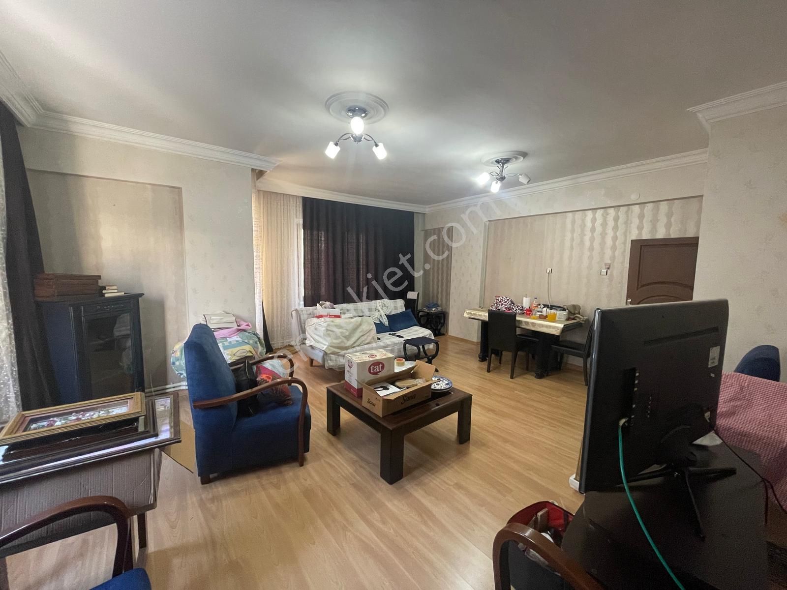 Kooperatiflerde Eski Askerlik Şubesi Civarı 3+1 Satılık Daire
