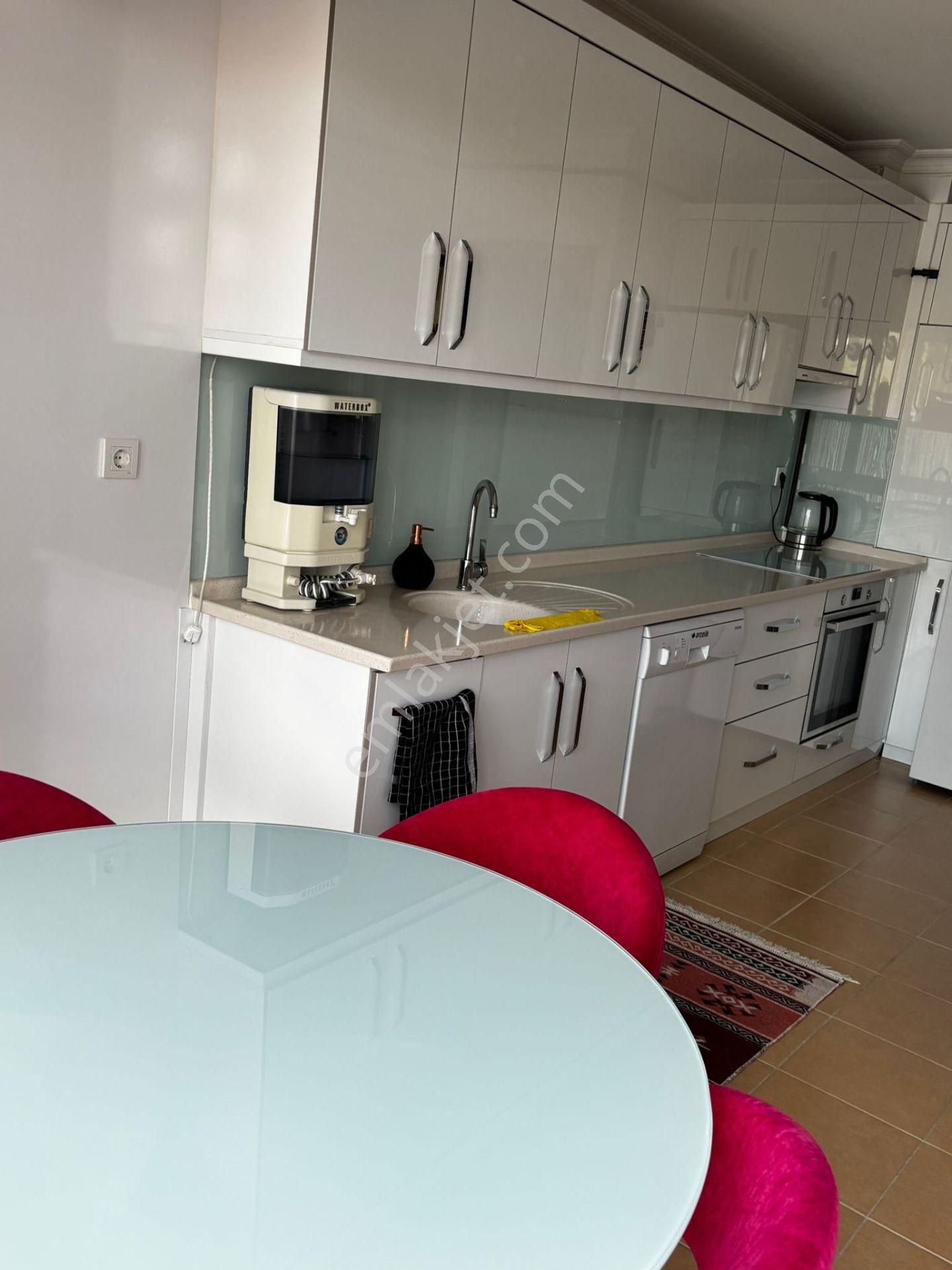 Karapürçek'te Elfida Cafe Yakını Asansörlü Ebeveyn Banyolu 5+1 Teras Balkonlu Satılık Dubleks !!