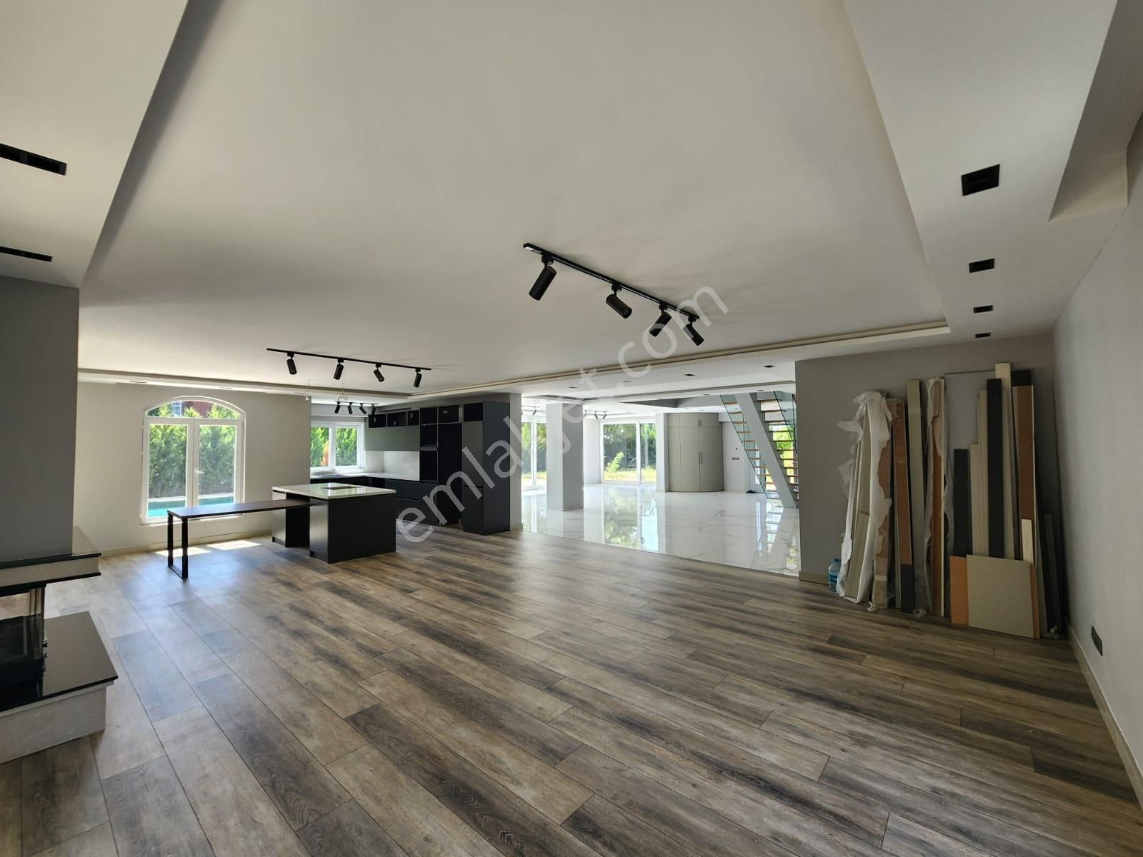 Silivri Star Life Sitesi 700 M2 Havuzlu Müstakil Villa - Görsel 4