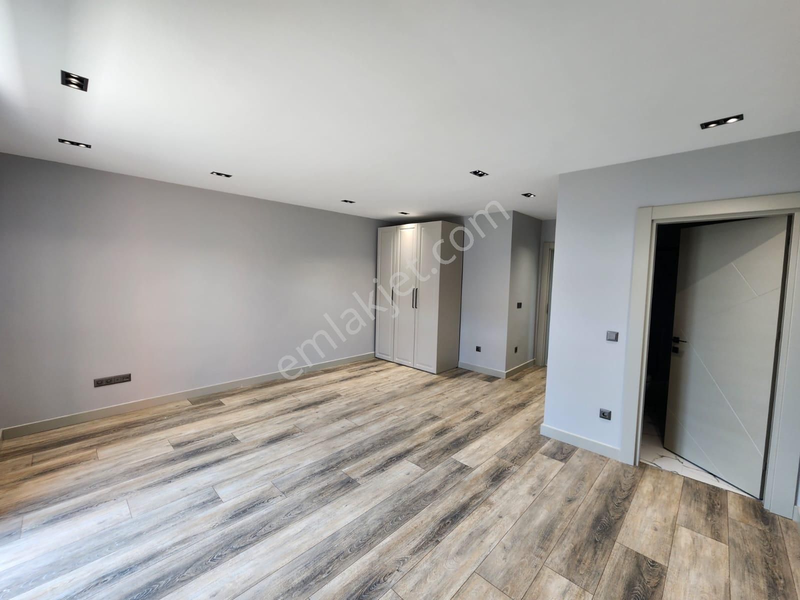 Silivri Star Life Sitesi 700 M2 Havuzlu Müstakil Villa - Görsel 16