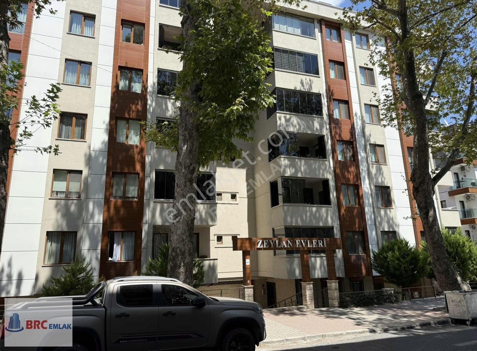 Bakırköy Terakki Caddesi Zeylan Evleri Yabancı Satışa Uygun 3+1
