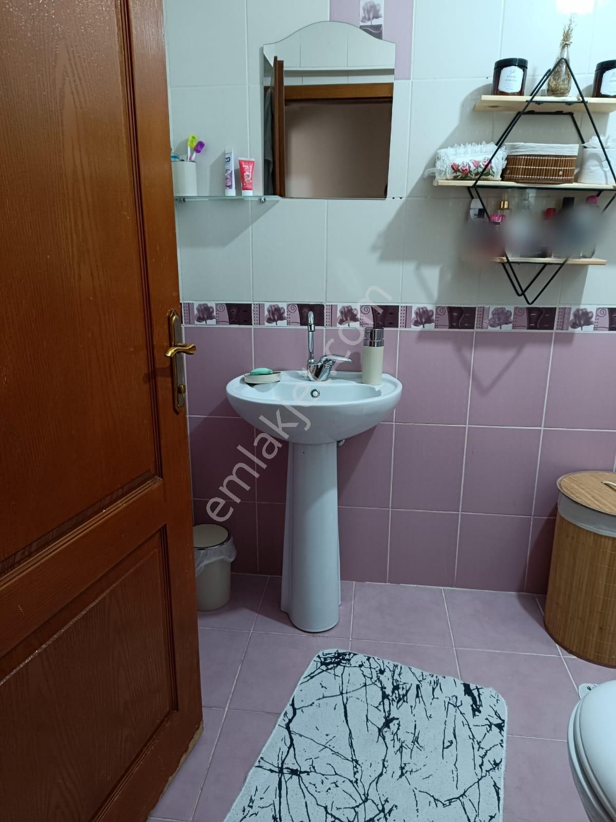 Bilgen Vatan'dan Bağlarbaşı'nda 3+1 Ebeveyn Banyolu 130m2 Çok Geniş Kullanım Alanlı Yatırıma Uygun - Görsel 19