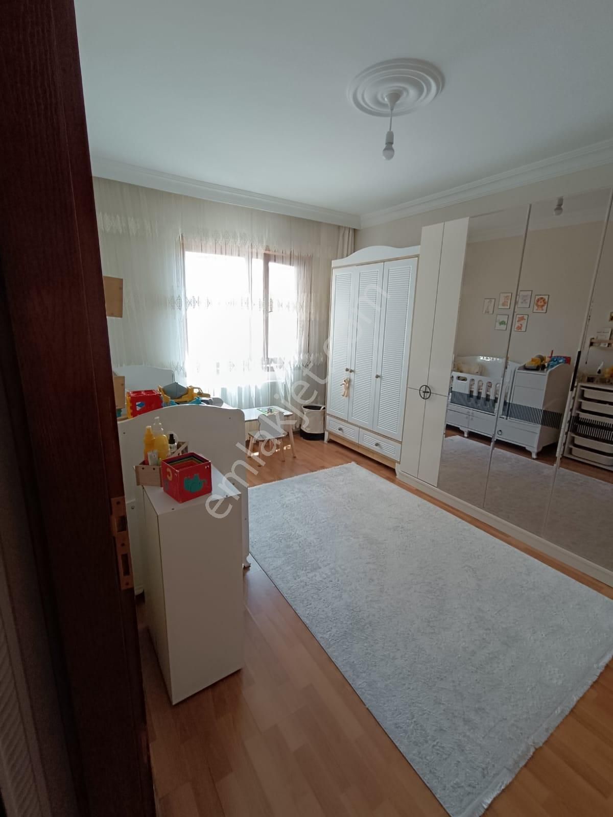 Bilgen Vatan'dan Bağlarbaşı'nda 3+1 Ebeveyn Banyolu 130m2 Çok Geniş Kullanım Alanlı Yatırıma Uygun - Görsel 17