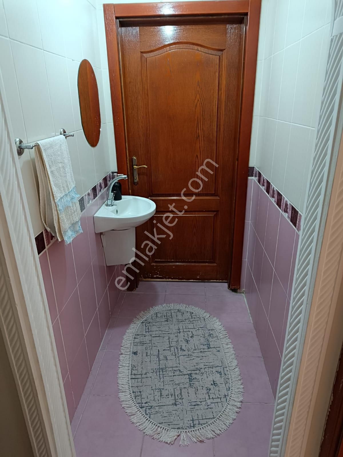 Bilgen Vatan'dan Bağlarbaşı'nda 3+1 Ebeveyn Banyolu 130m2 Çok Geniş Kullanım Alanlı Yatırıma Uygun - Görsel 10