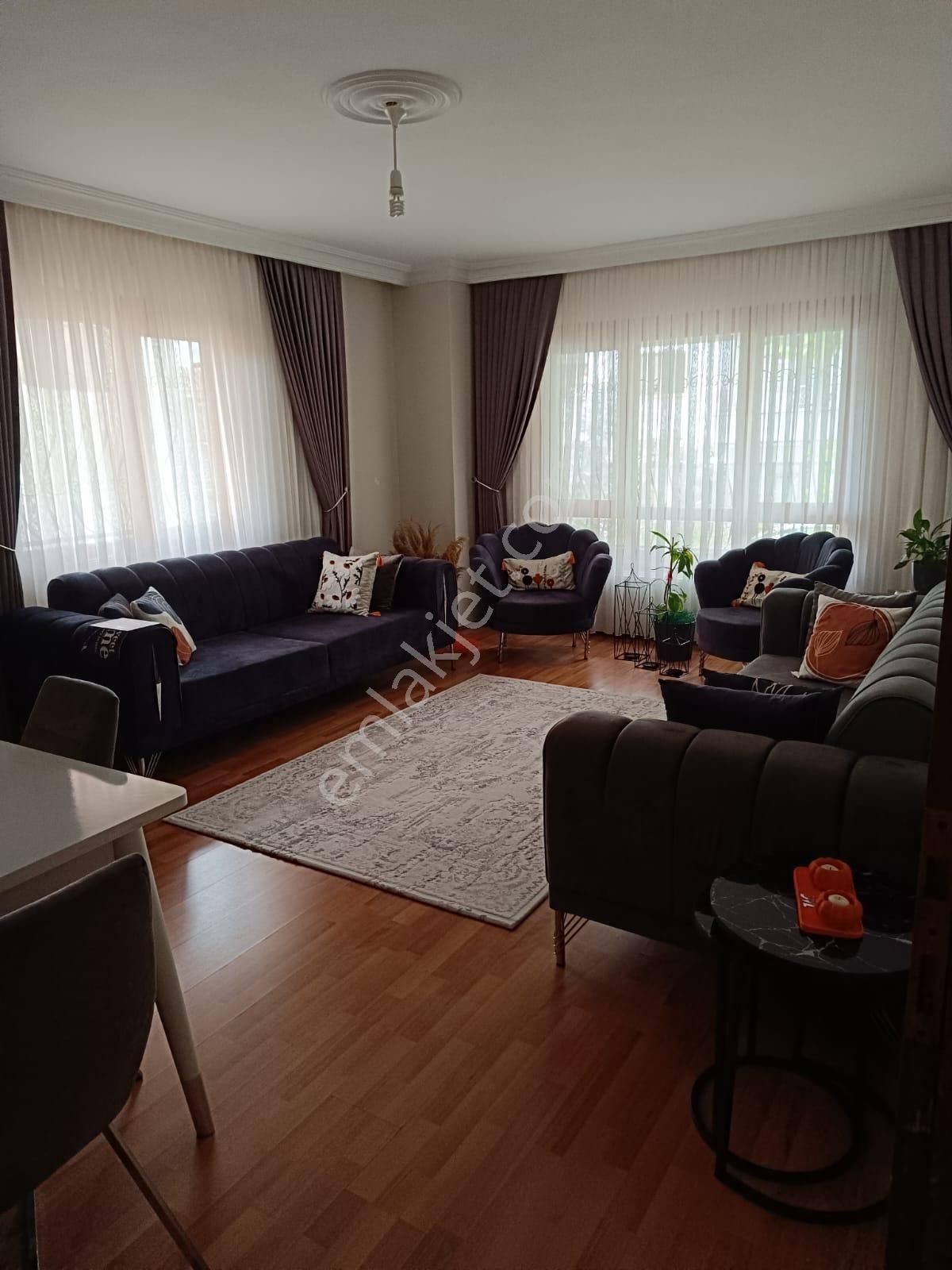 Bilgen Vatan'dan Bağlarbaşı'nda 3+1 Ebeveyn Banyolu 130m2 Çok Geniş Kullanım Alanlı Yatırıma Uygun - Görsel 8