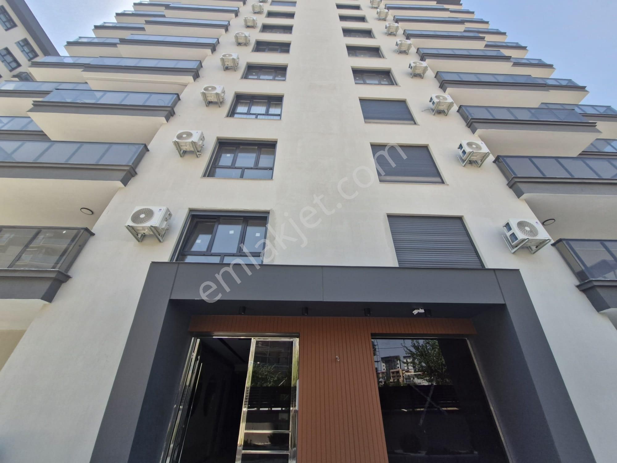 Menemen Merkez'de, Özel Garaj, Havuzlu Site İçinde Satılık 3+1 - Görsel 3