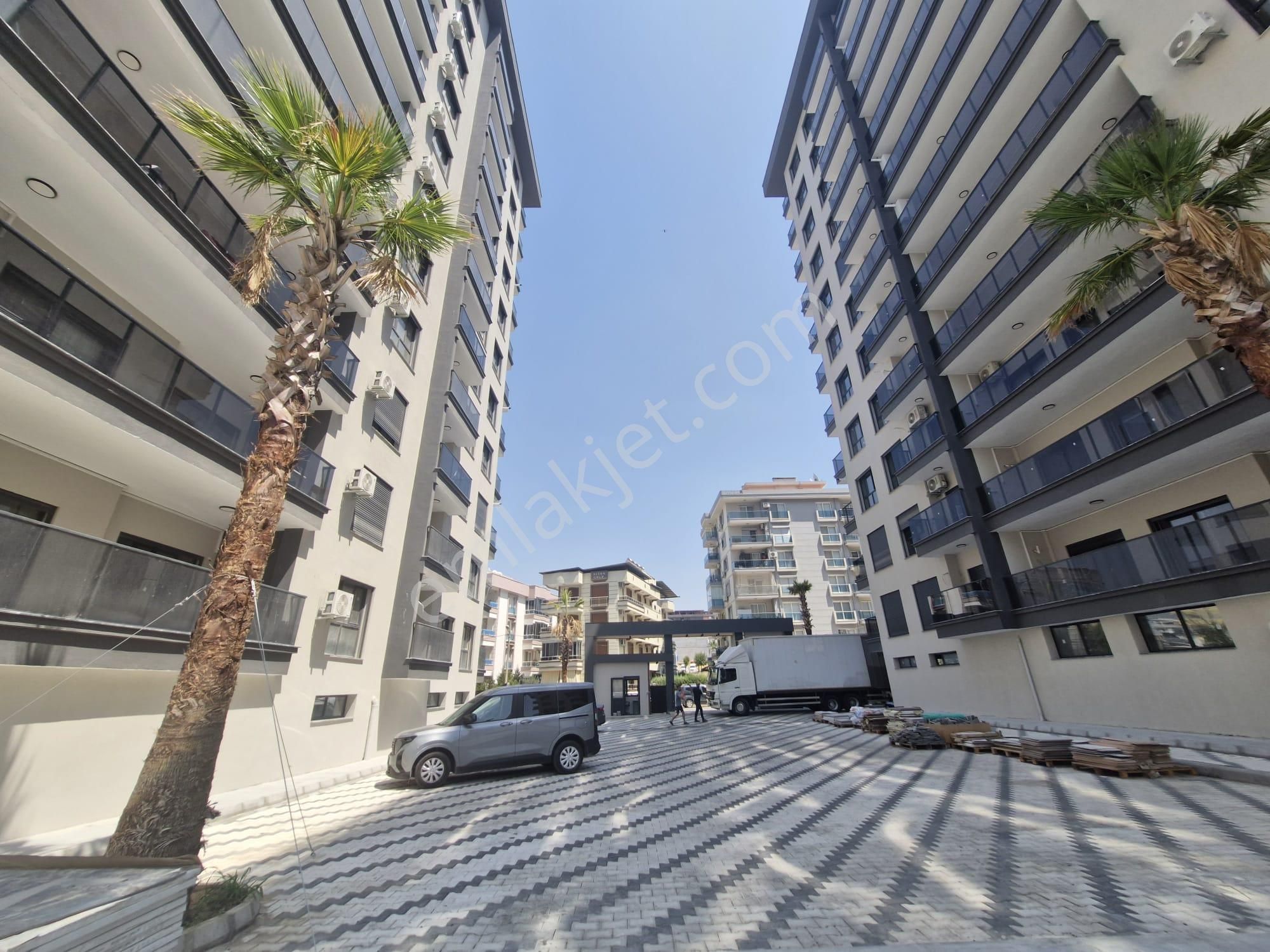 Menemen Merkez'de, Özel Garaj, Havuzlu Site İçinde Satılık 3+1 - Görsel 2