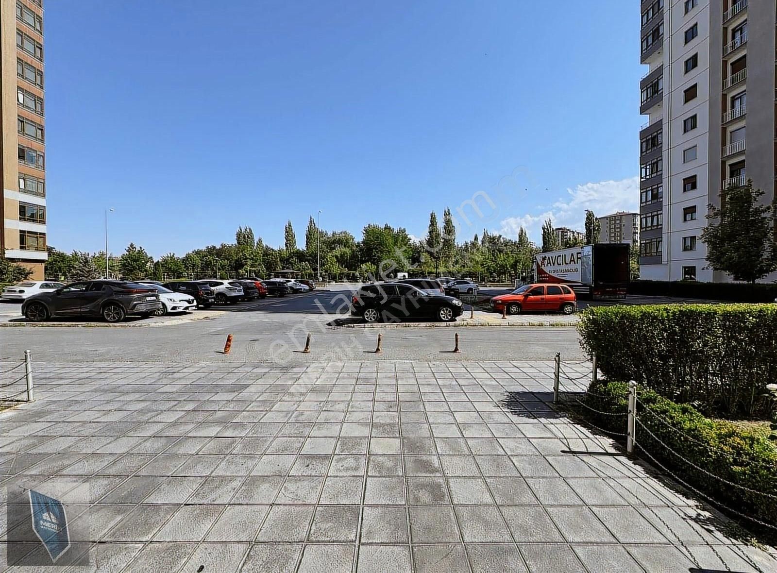 Sümer Evler İçi Temiz Yapılı Meskenli Geniş 4+1 Muazzam Daire !